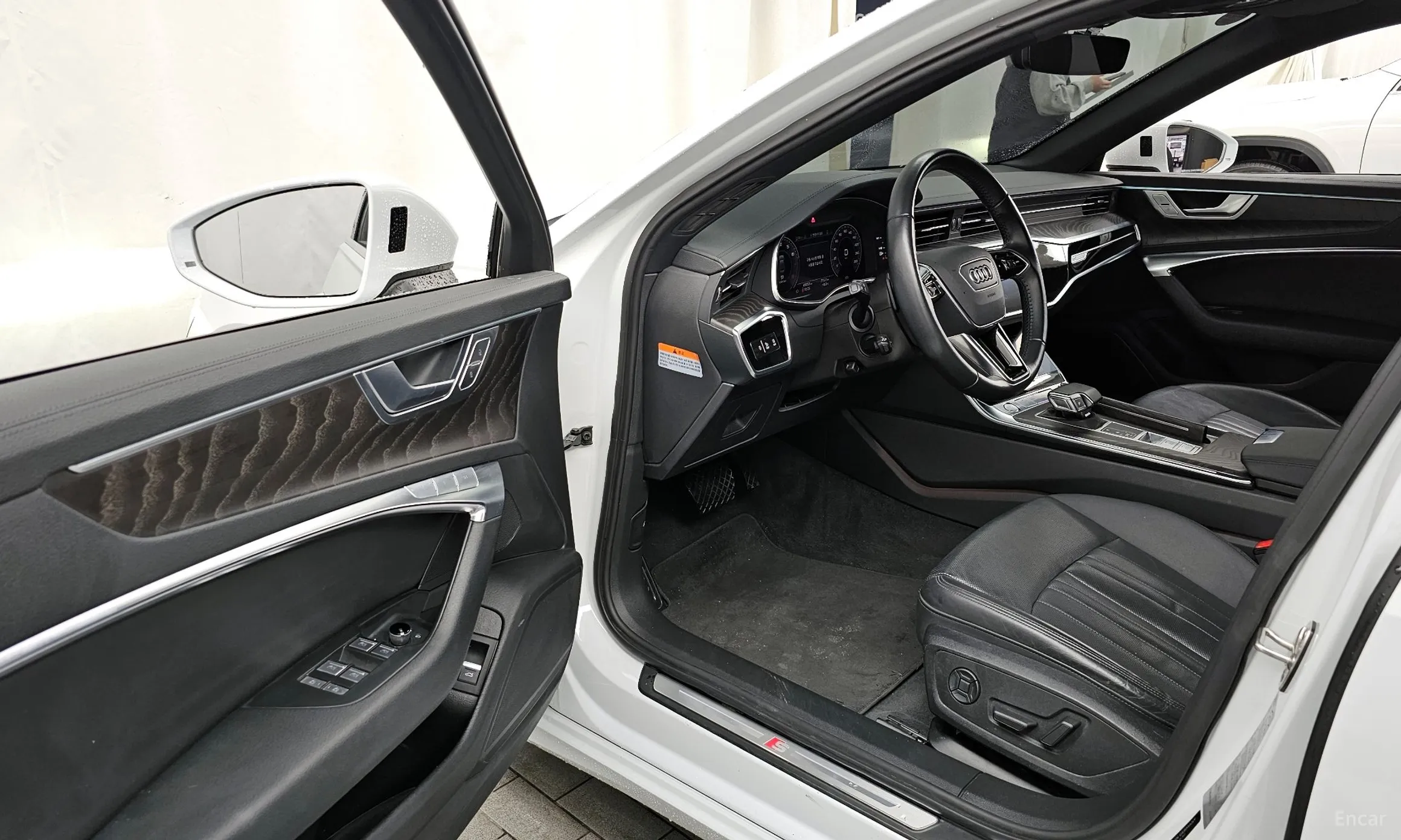 Audi A6 (C8) превью 10