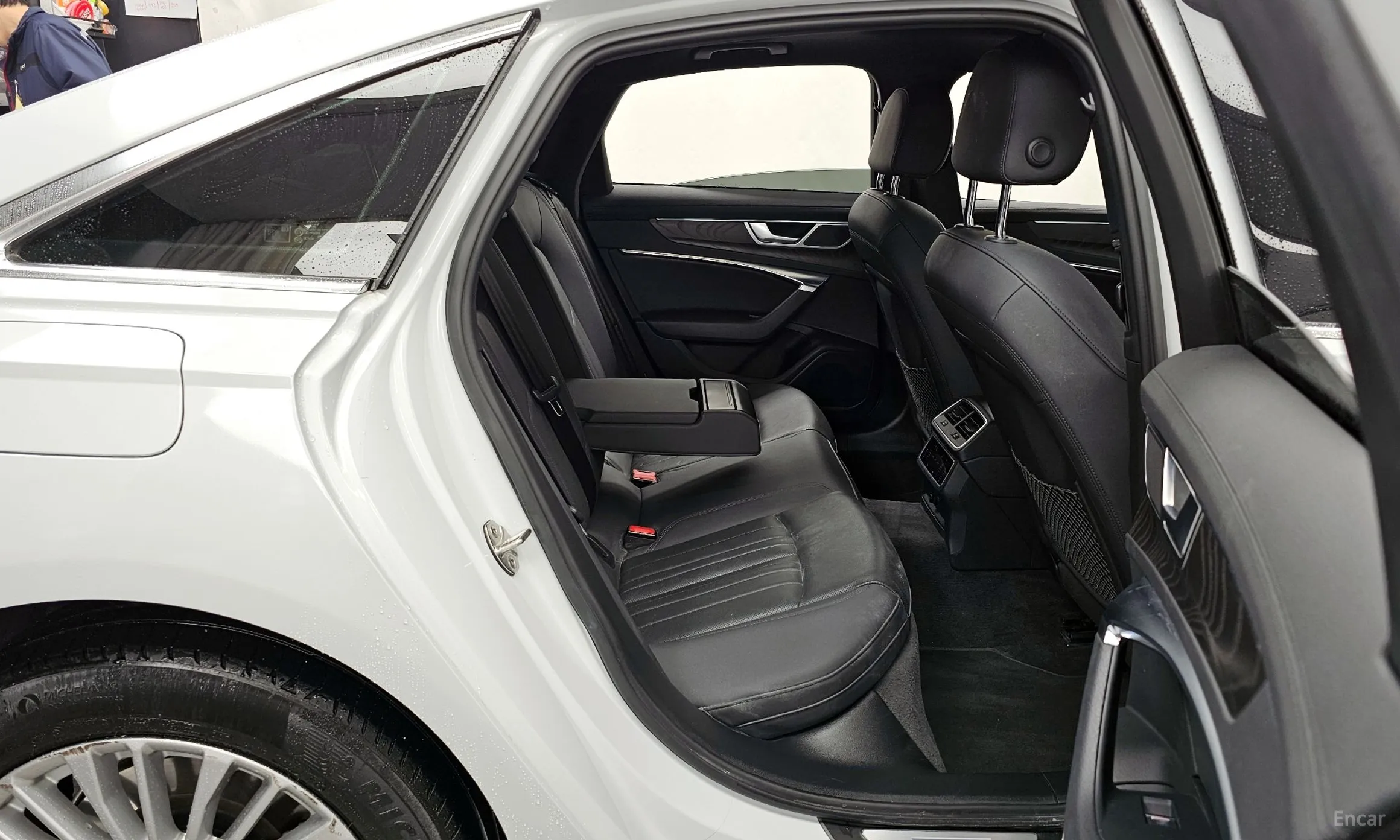 Audi A6 (C8) превью 12