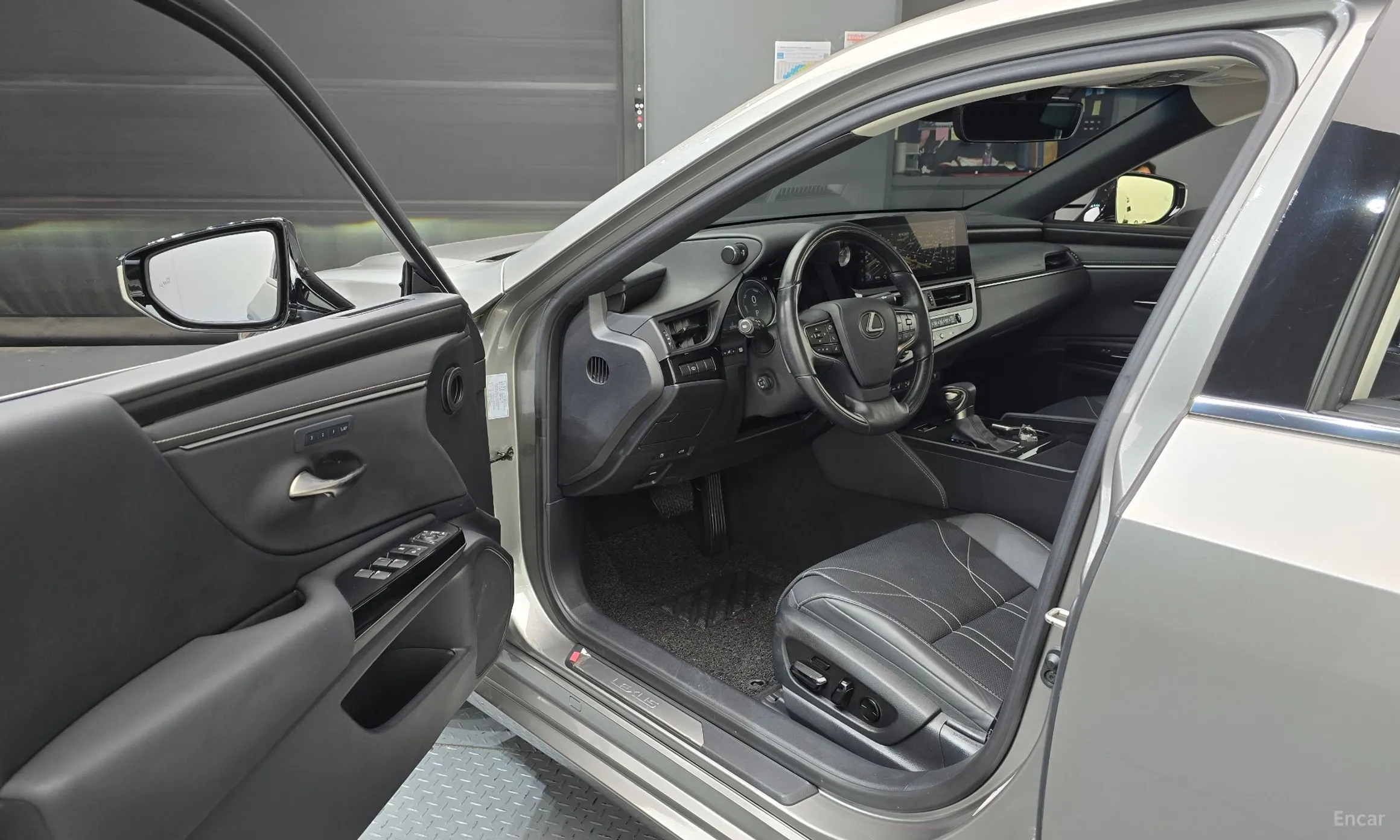 Lexus ES300h 7th Generation превью 10