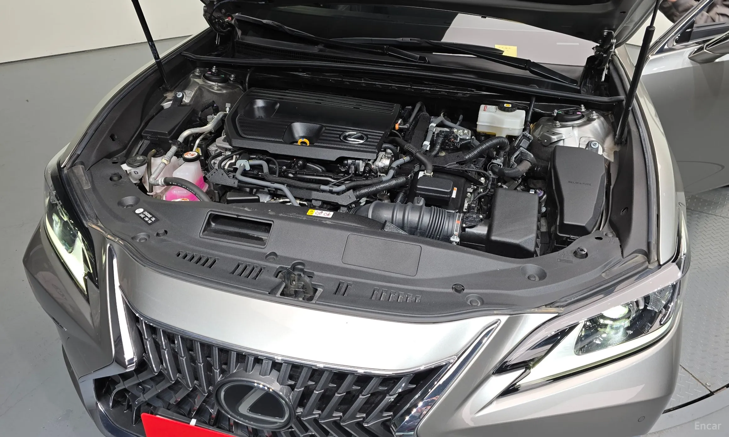 Lexus ES300h 7th Generation превью 6