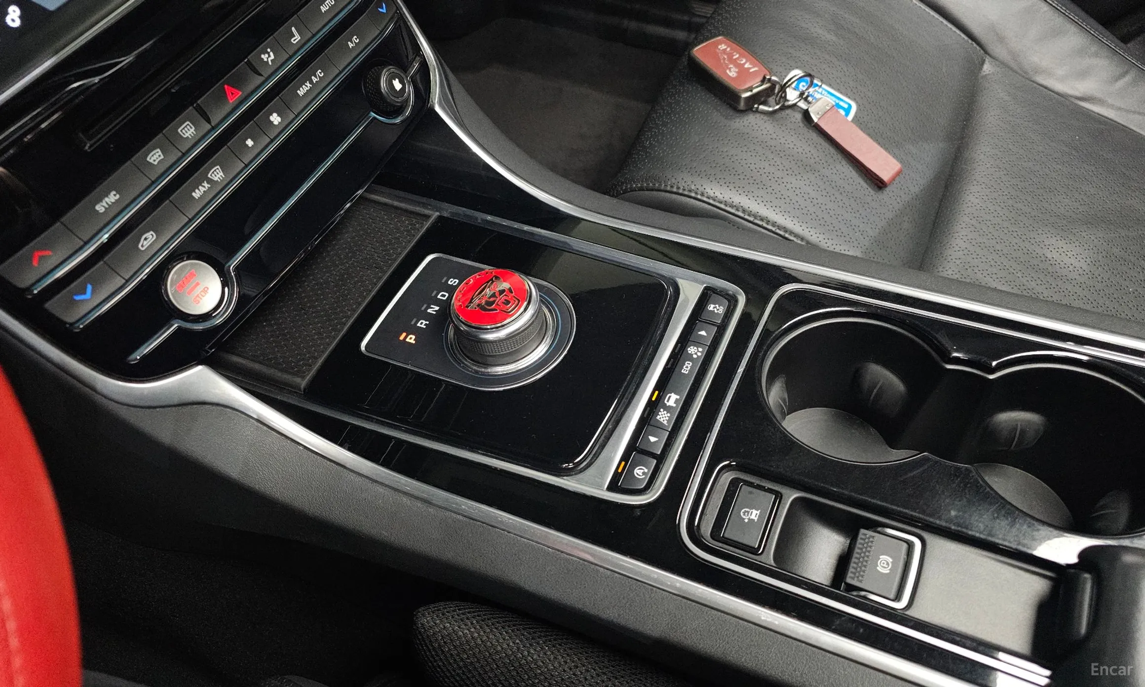 Jaguar XE превью 9