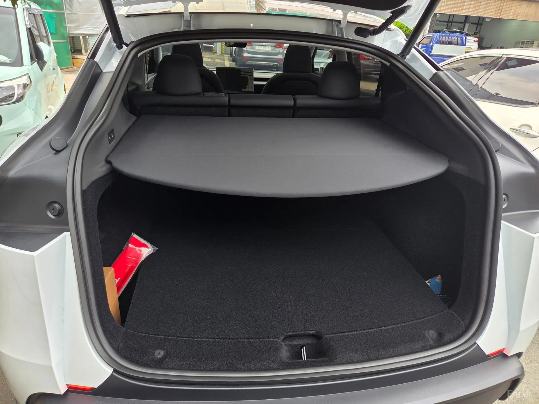 Tesla Model Y превью 11