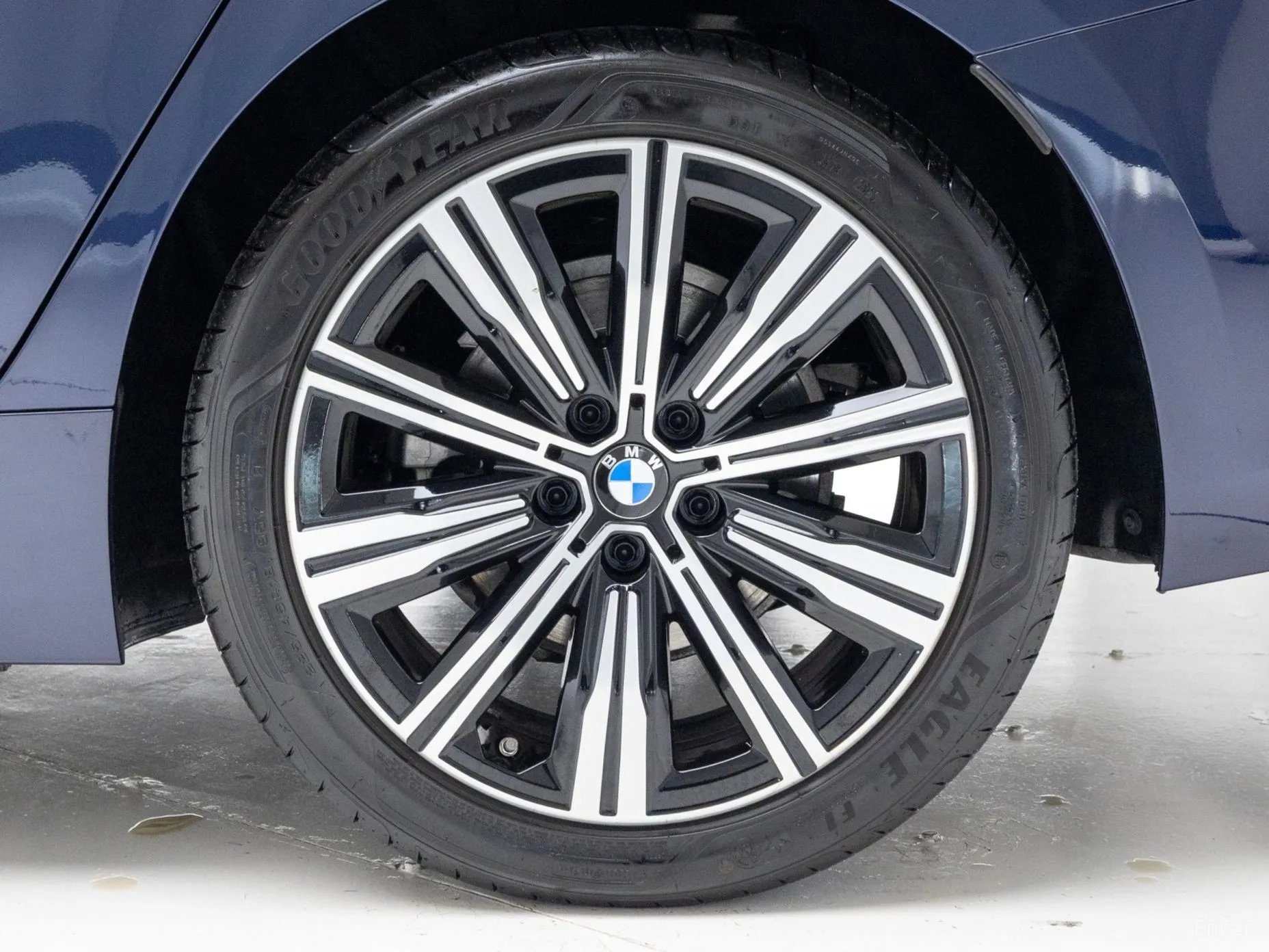 BMW 3 Series (G20) превью 5