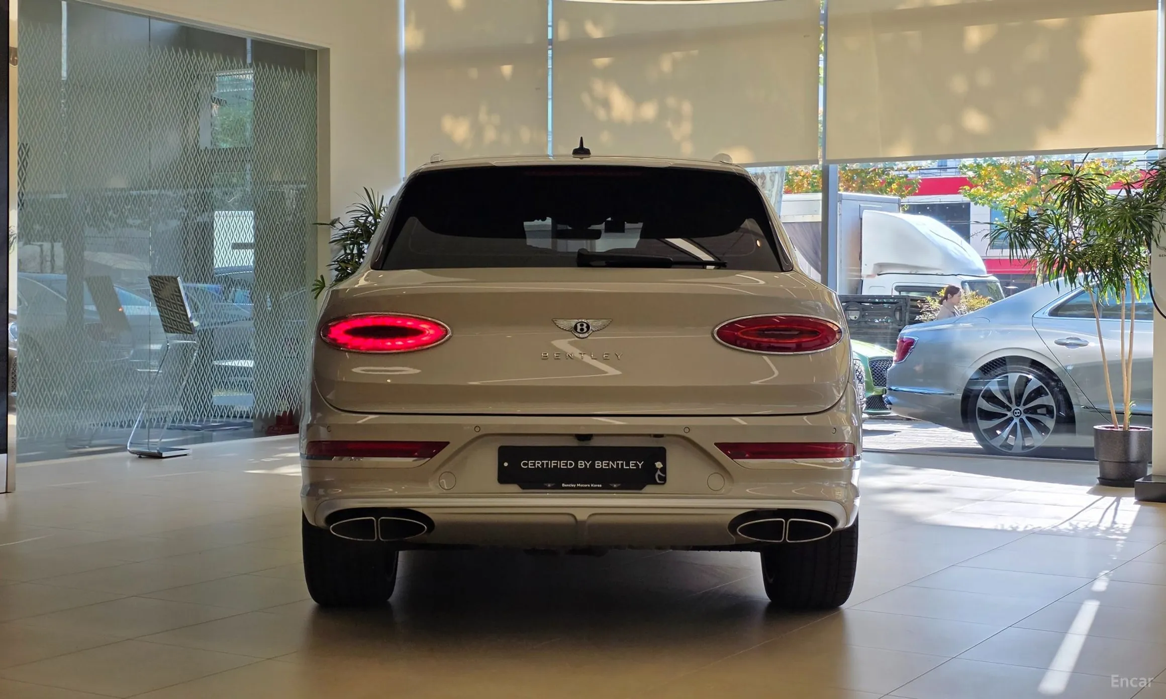 Bentley Bentayga превью 4