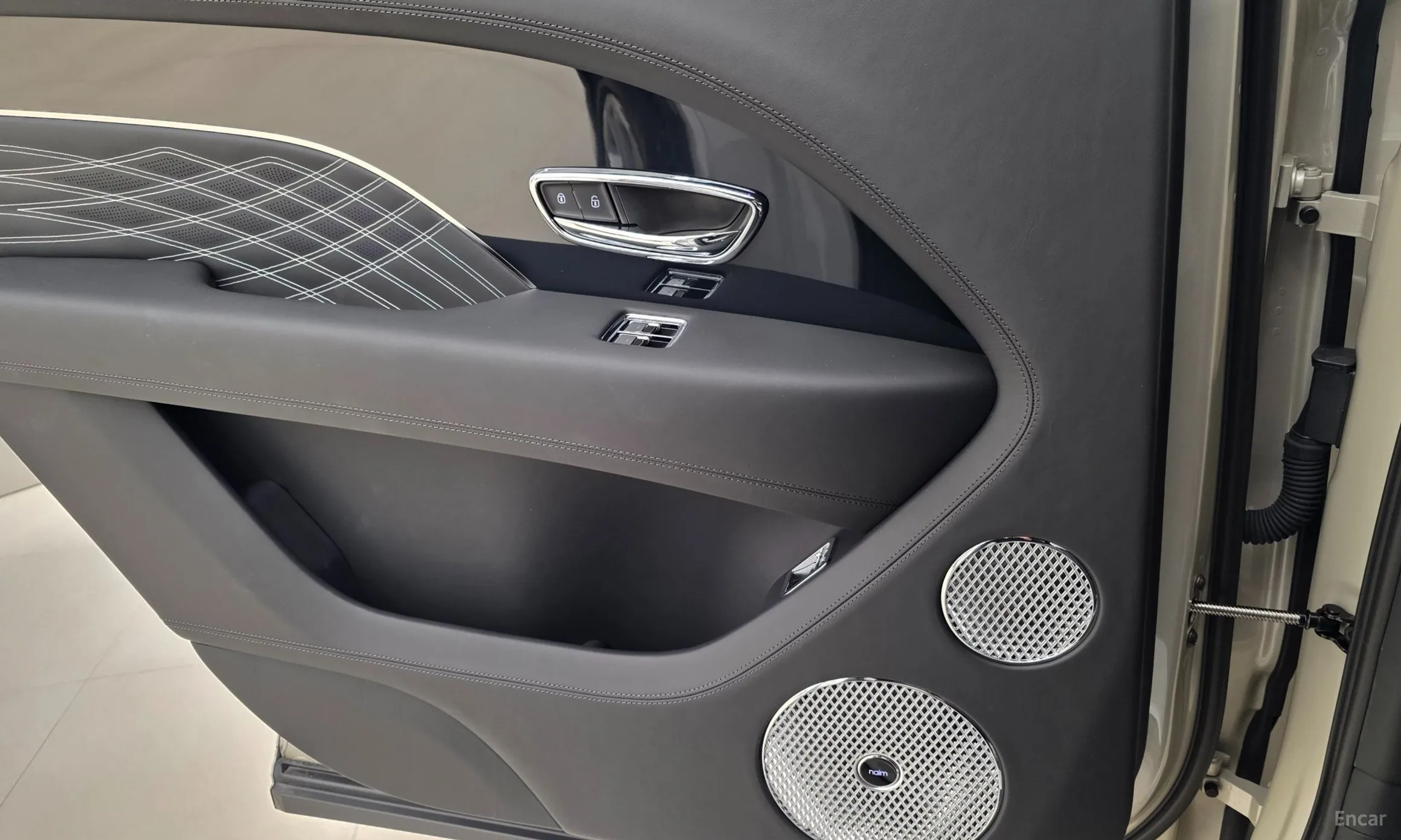 Bentley Bentayga превью 7