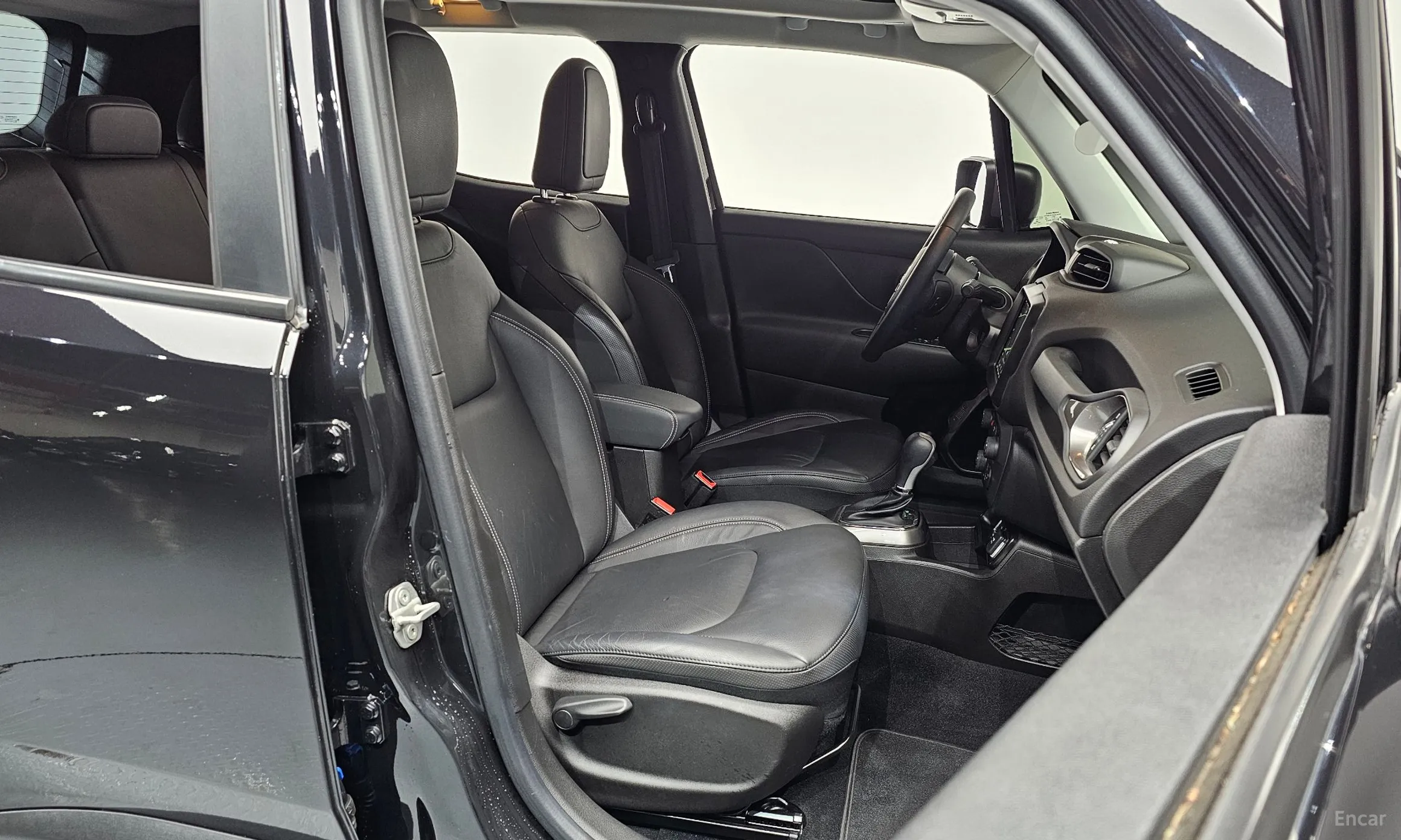 Jeep Renegade превью 10