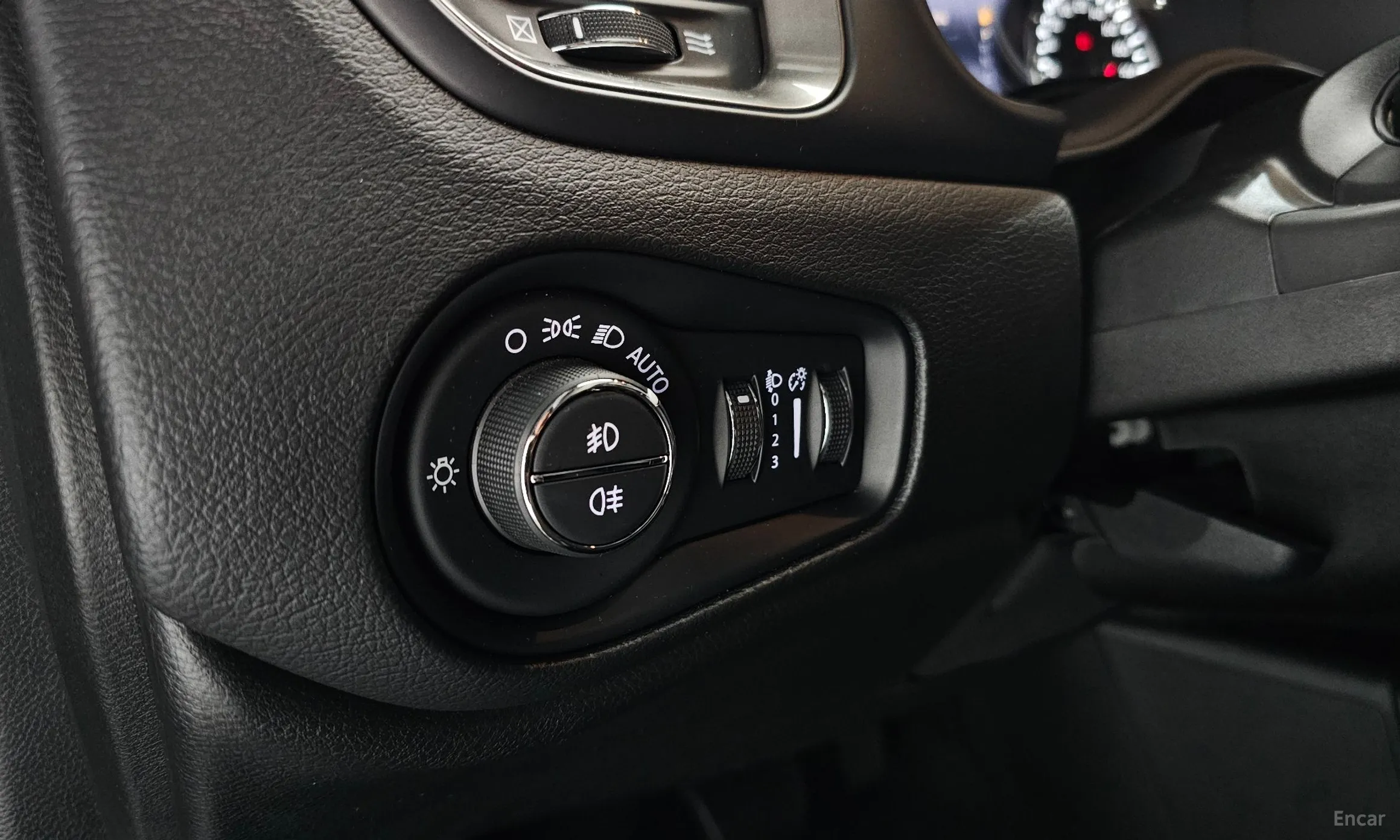 Jeep Renegade превью 18