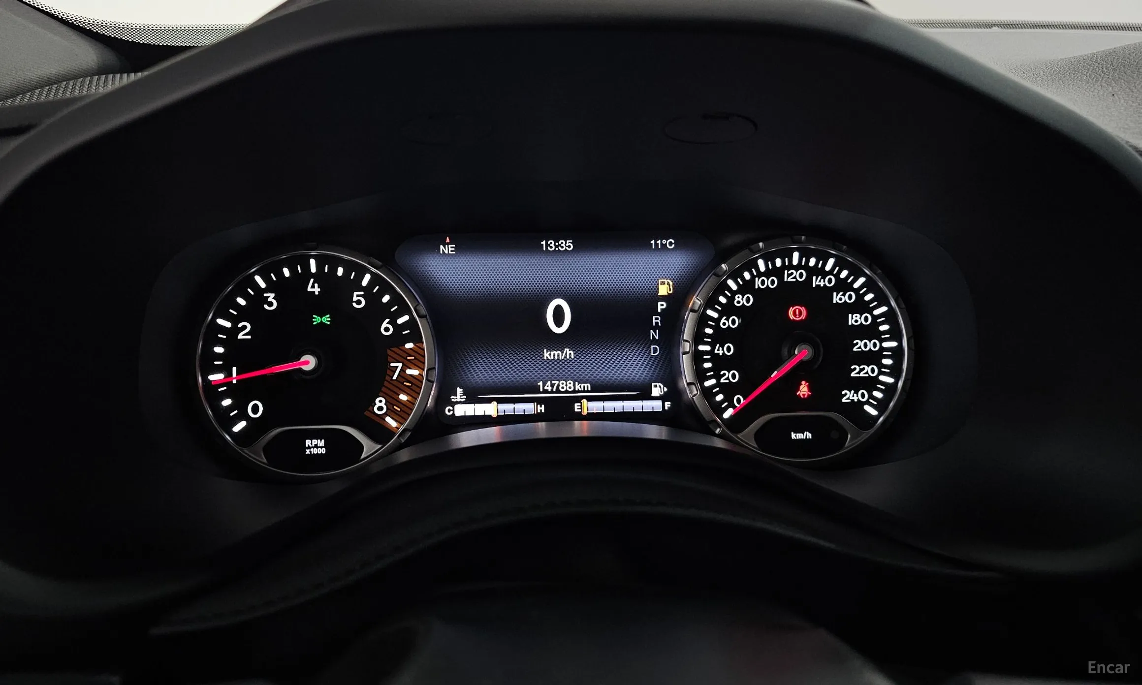 Jeep Renegade превью 8