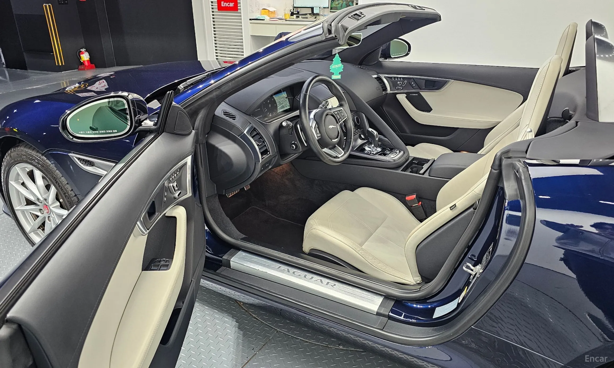 Jaguar F-TYPE превью 11