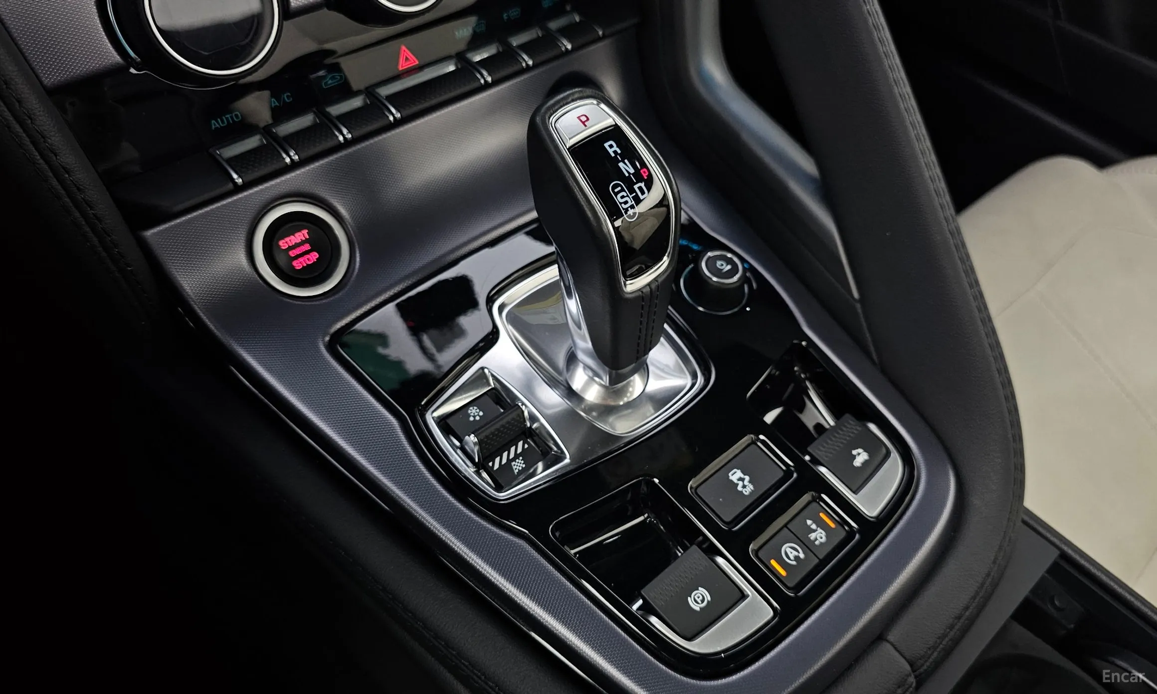 Jaguar F-TYPE превью 9