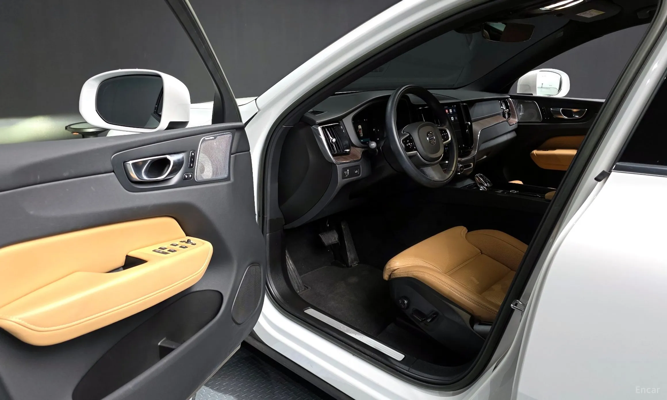 Volvo XC60 Gen 2 превью 10
