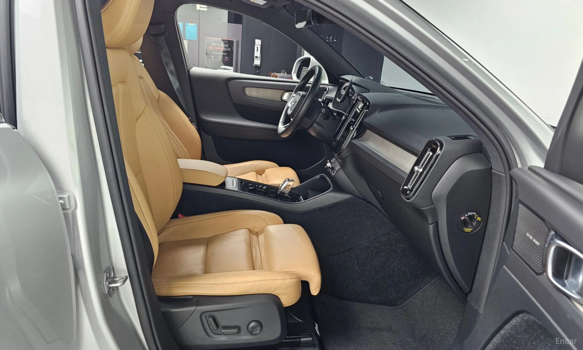 Volvo XC40 превью 11