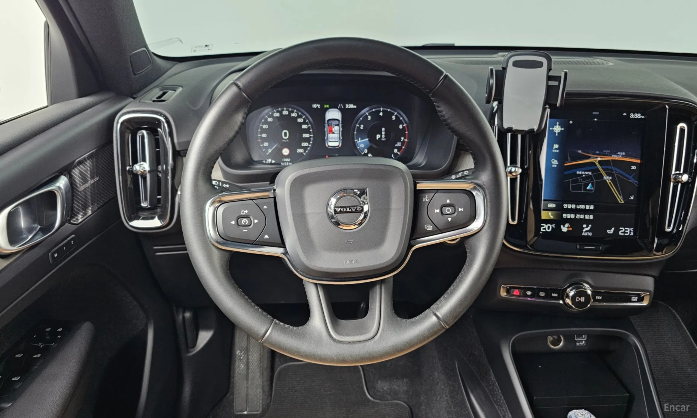 Volvo XC40 превью 13