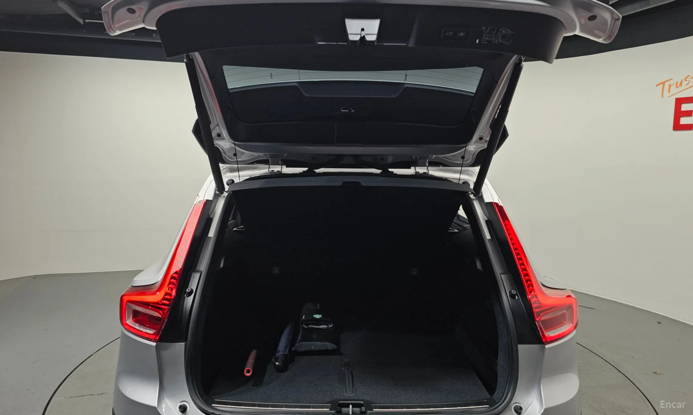 Volvo XC40 превью 20