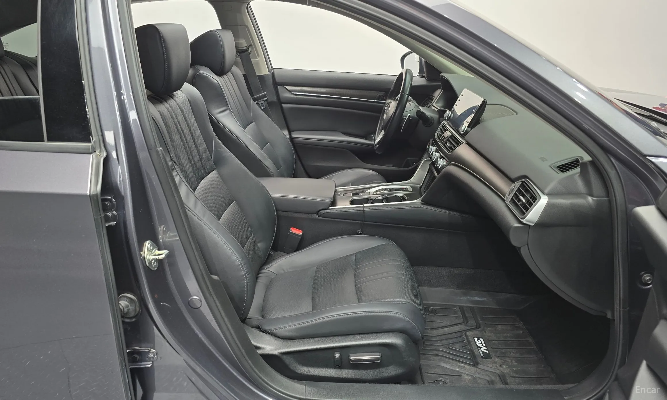 Honda Accord 10th Generation превью 10