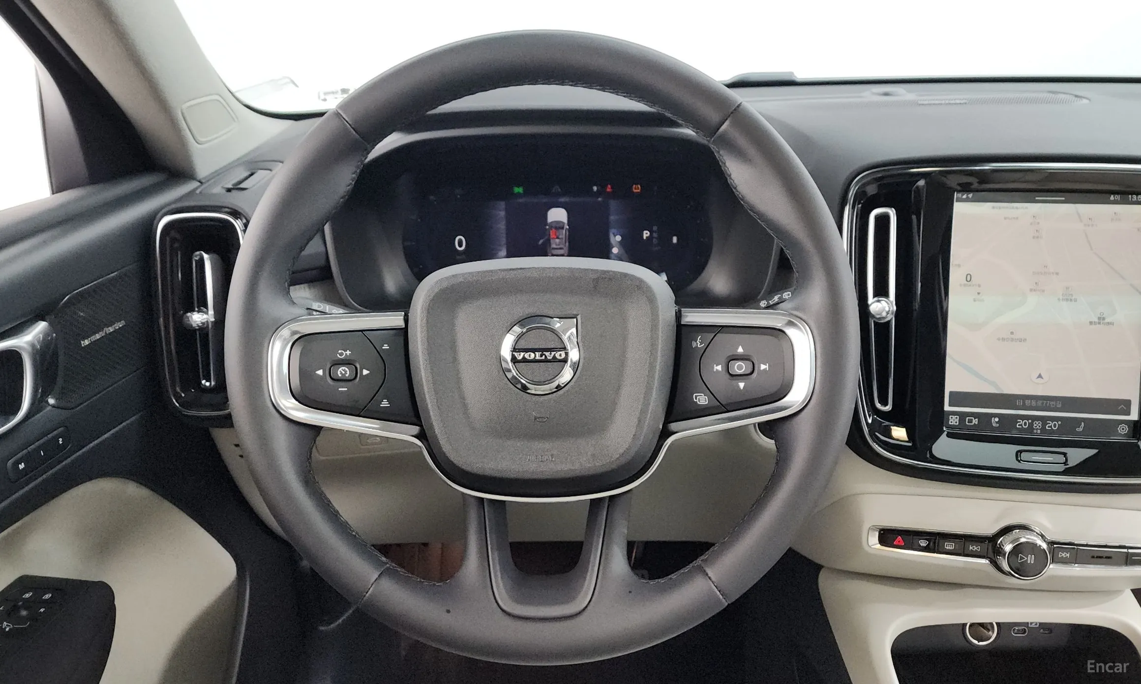 Volvo XC40 превью 13