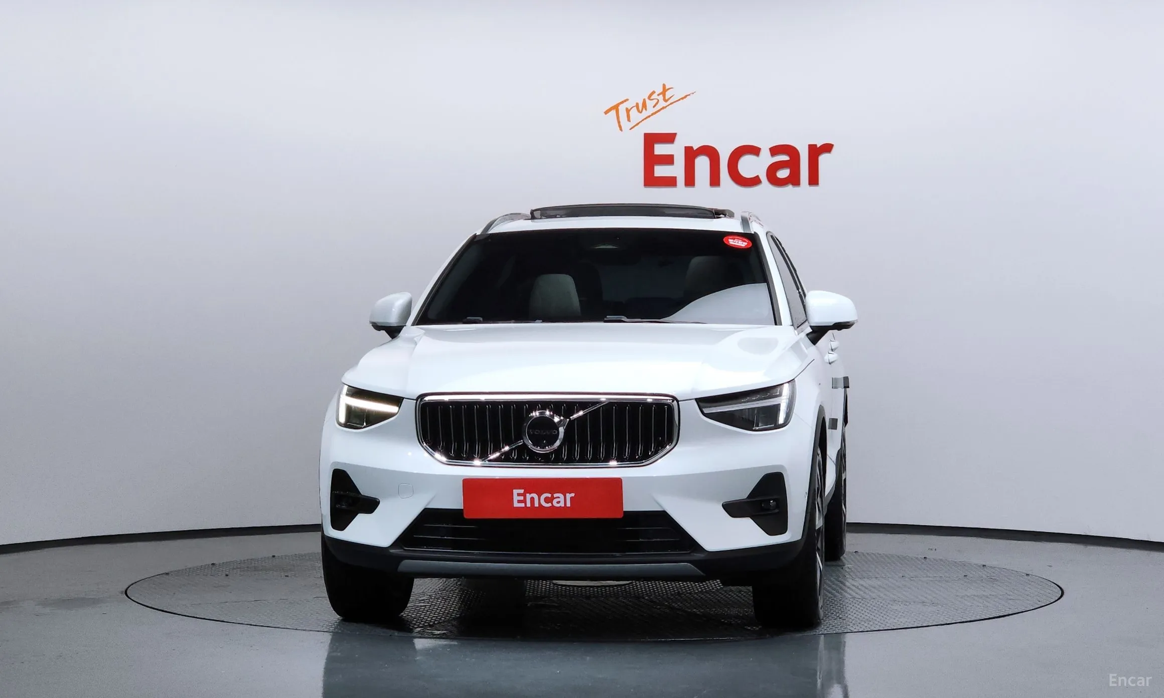 Volvo XC40 превью 3