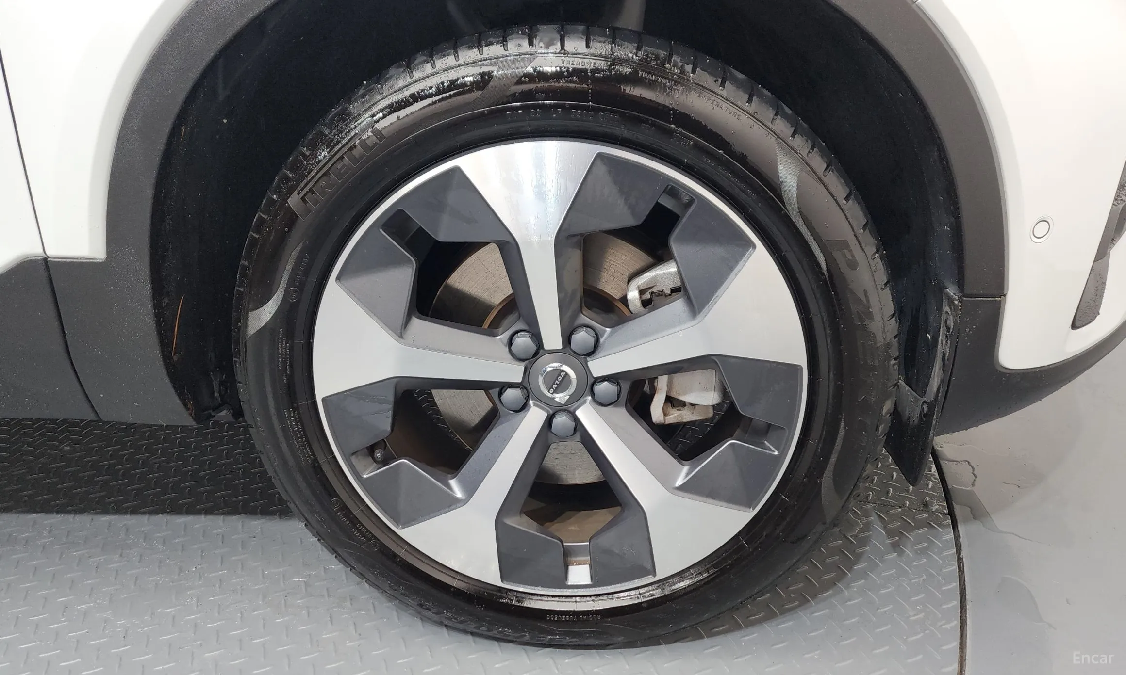 Volvo XC40 превью 5