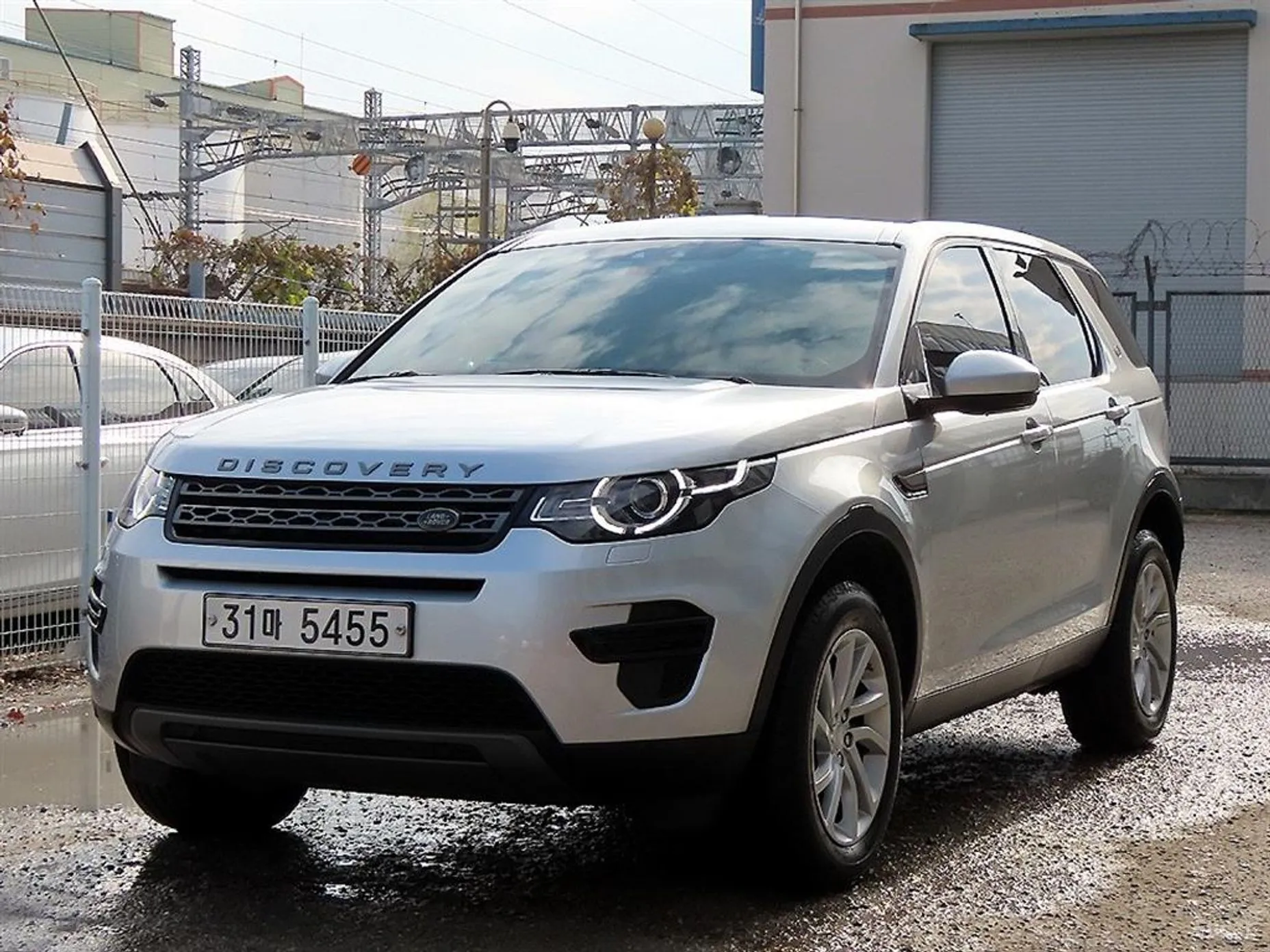 Land Rover Discovery Sports превью 2