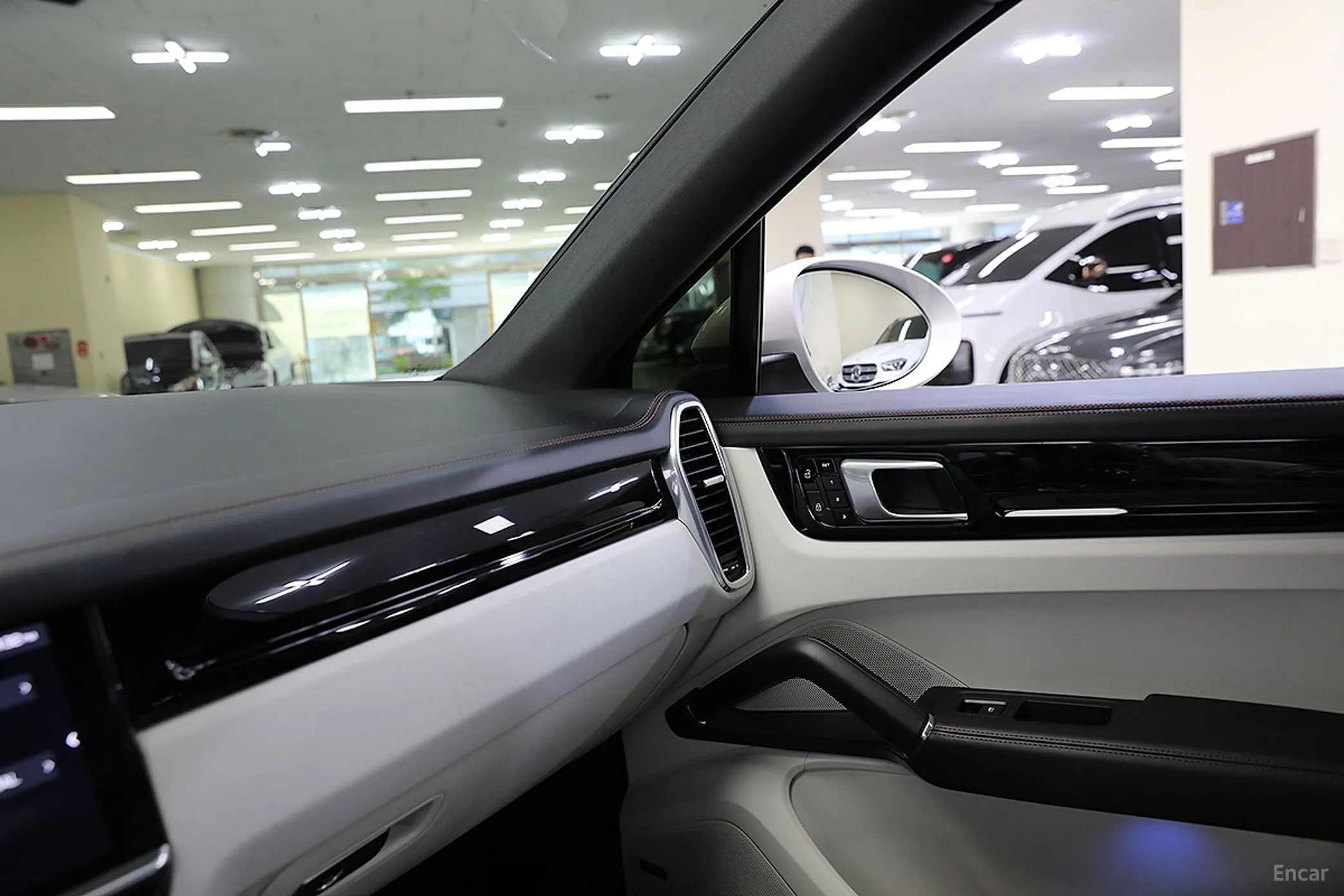 Porsche Cayenne (PO536) превью 11