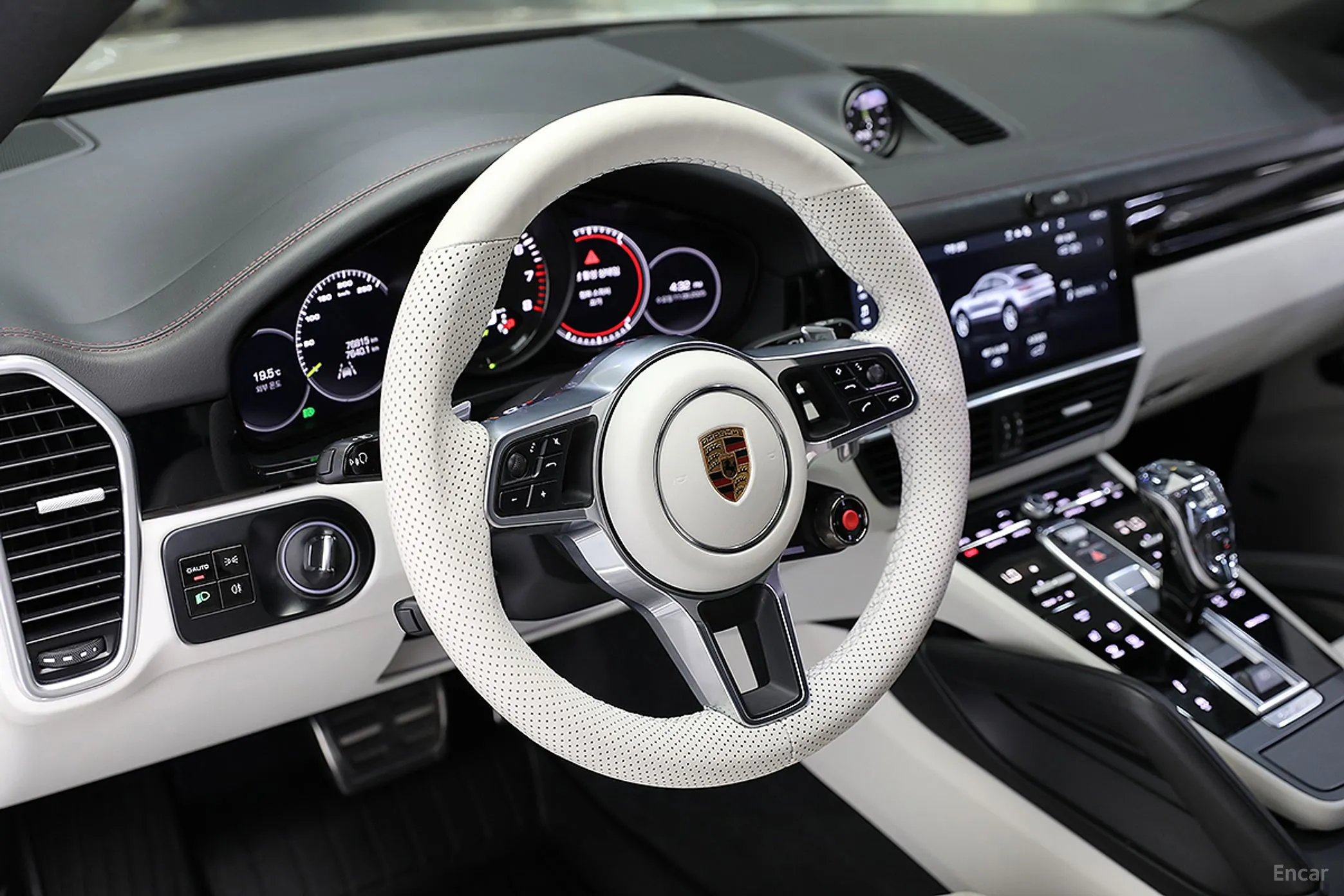Porsche Cayenne (PO536) превью 12
