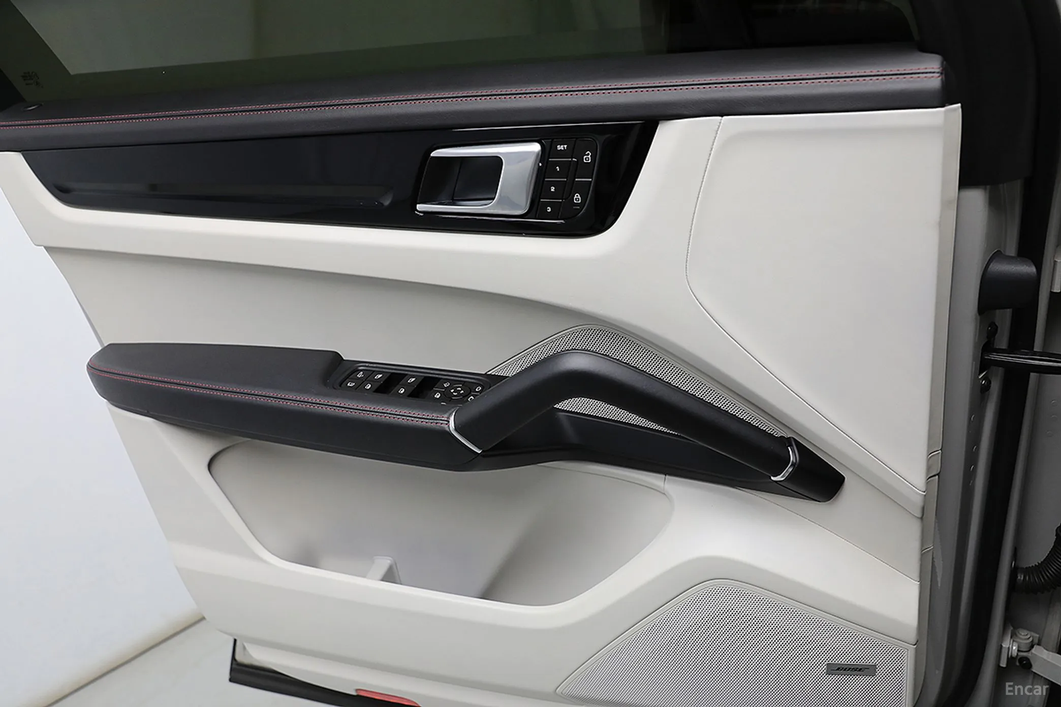 Porsche Cayenne (PO536) превью 9
