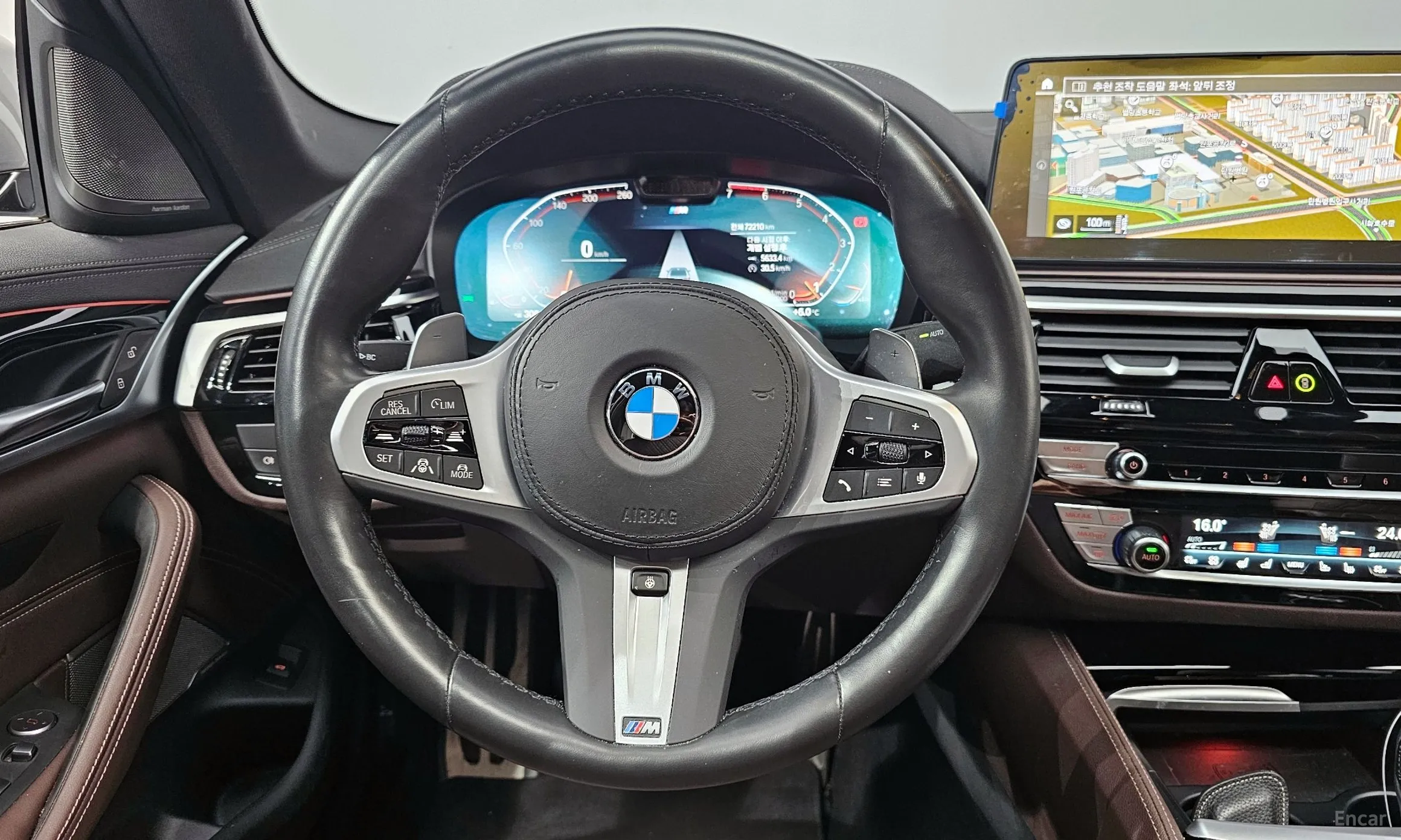BMW 5 Series (G30) превью 13