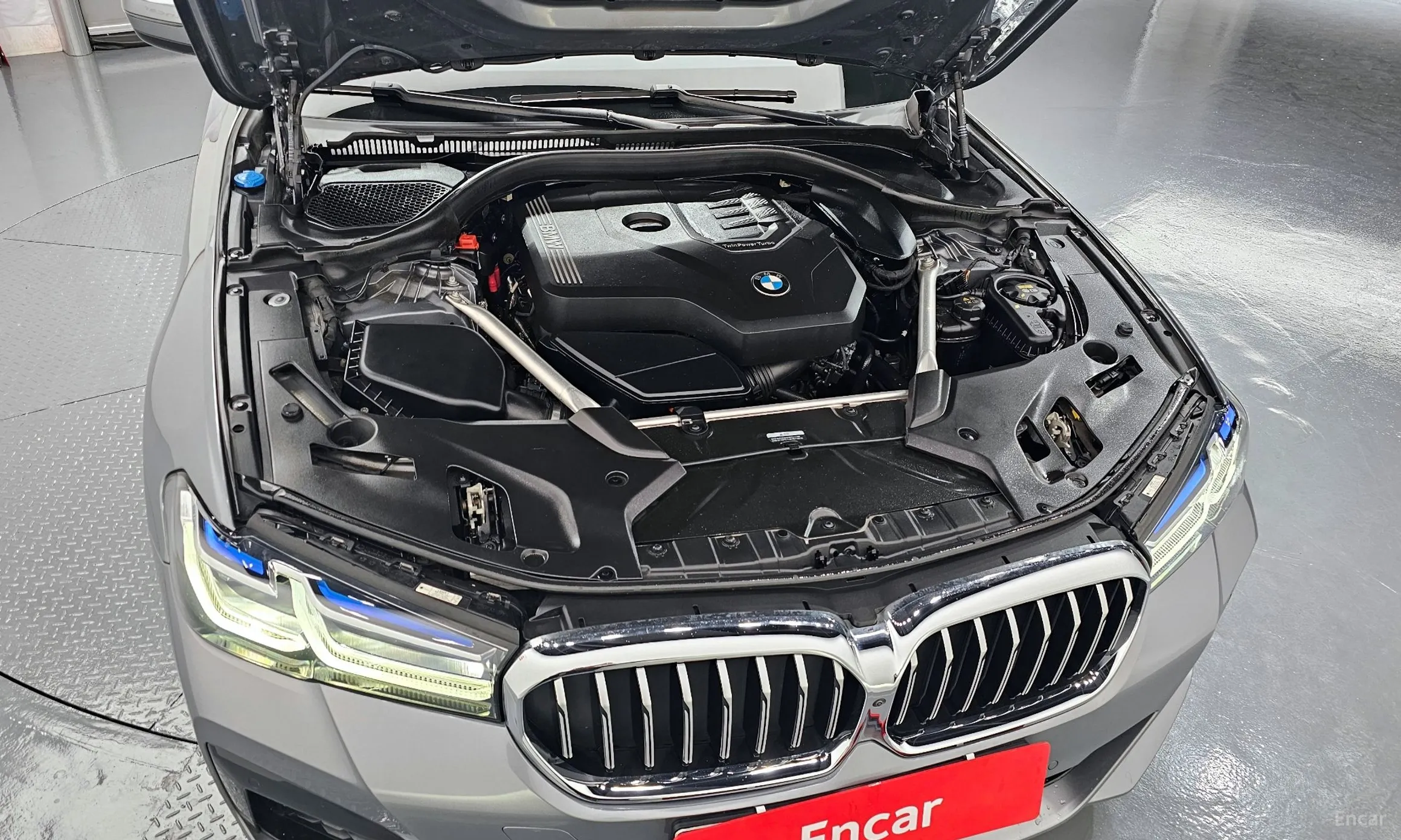 BMW 5 Series (G30) превью 6