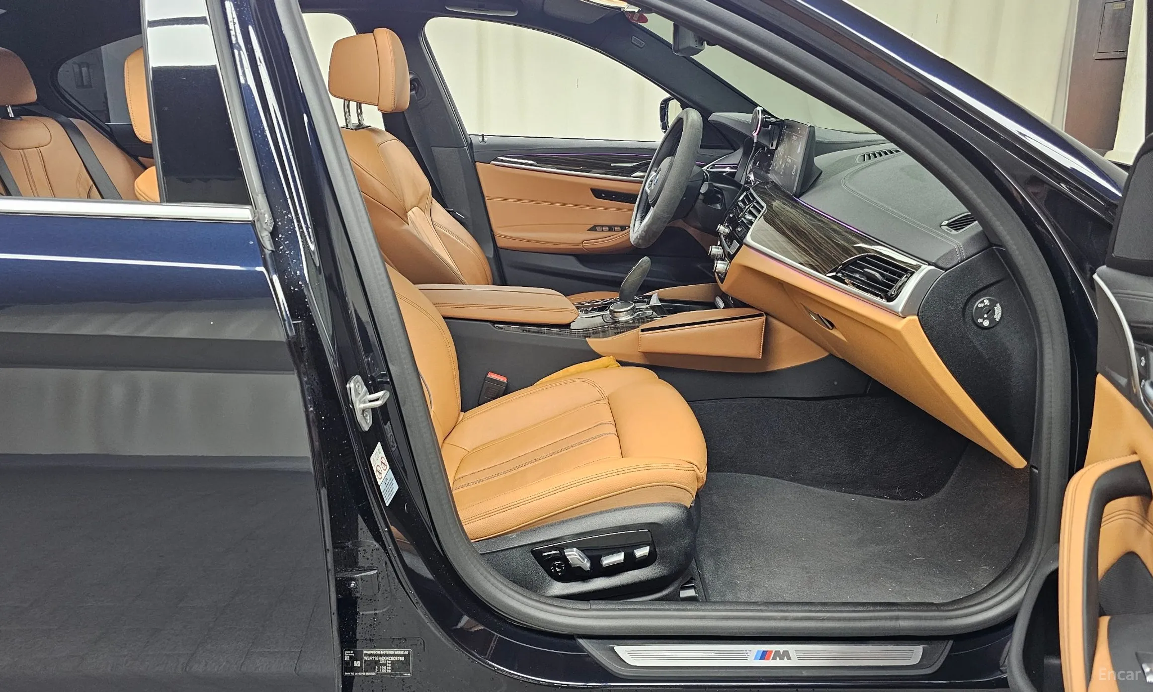BMW 5 Series (G30) превью 11