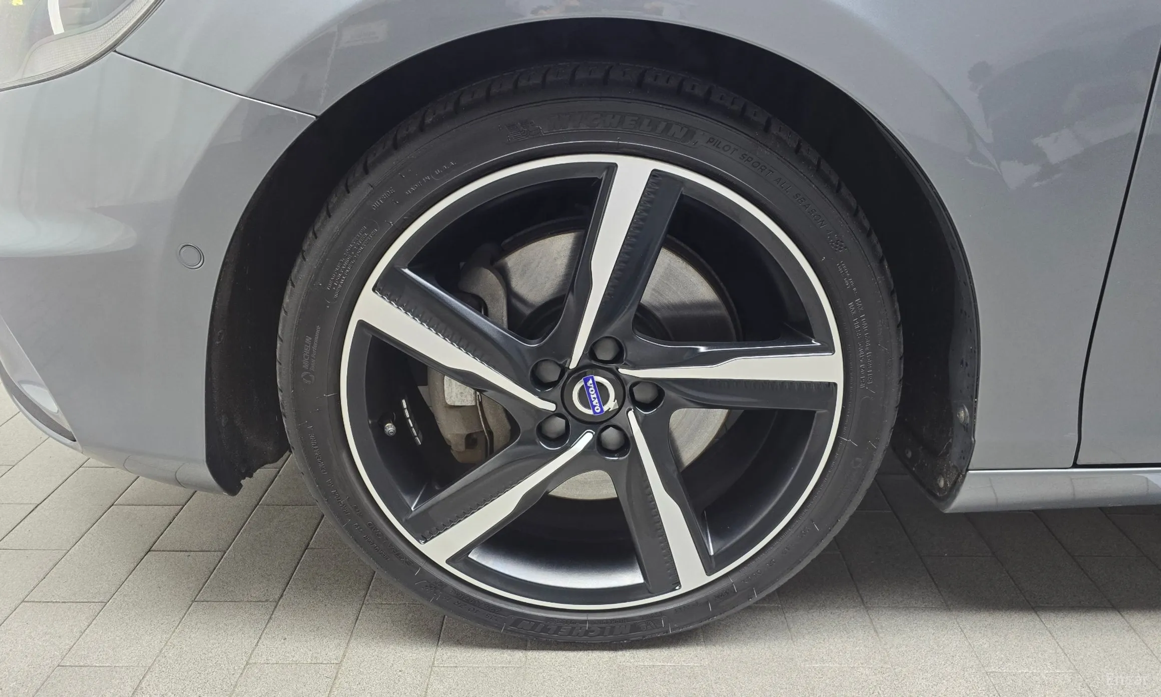 Volvo V40 превью 5
