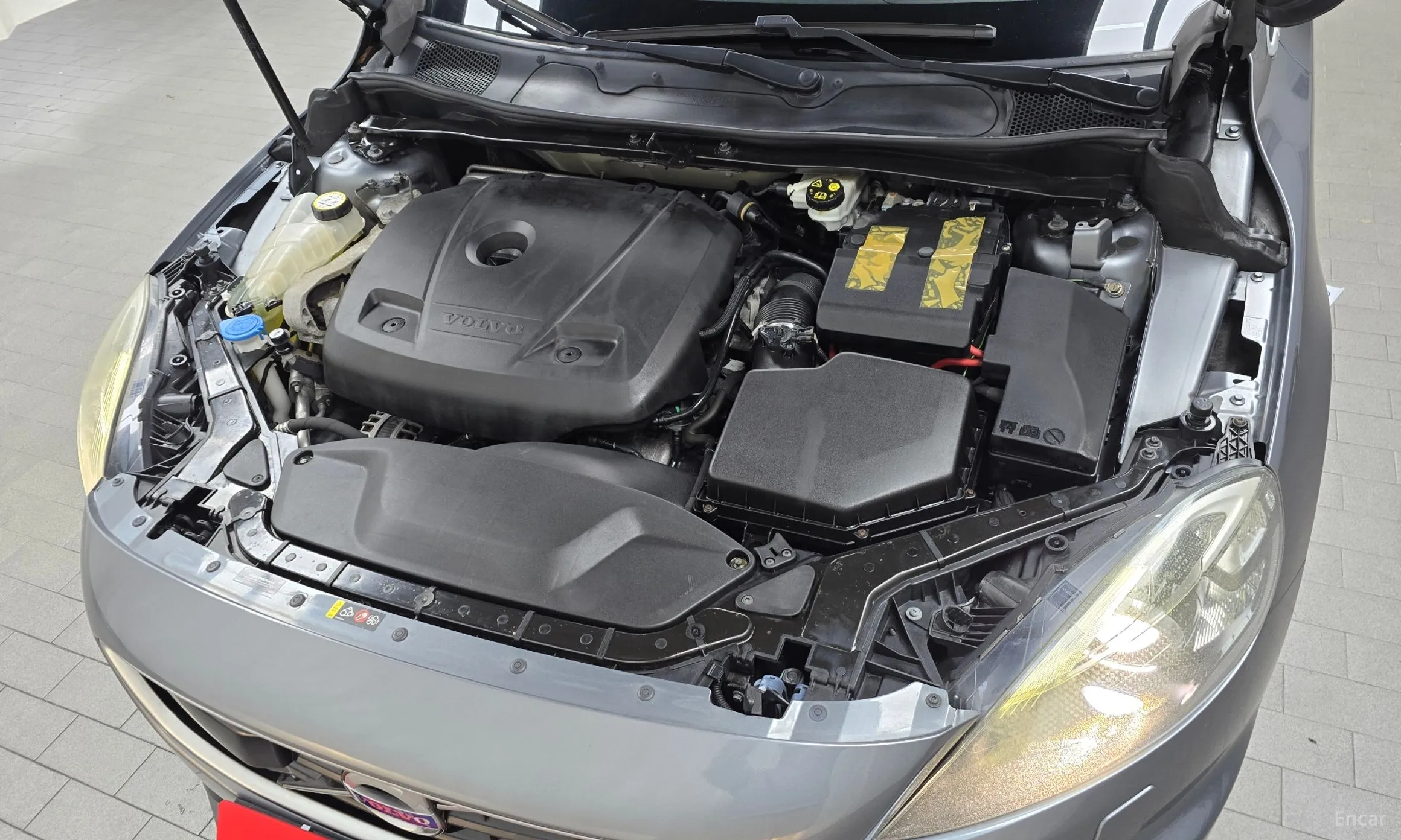 Volvo V40 превью 6