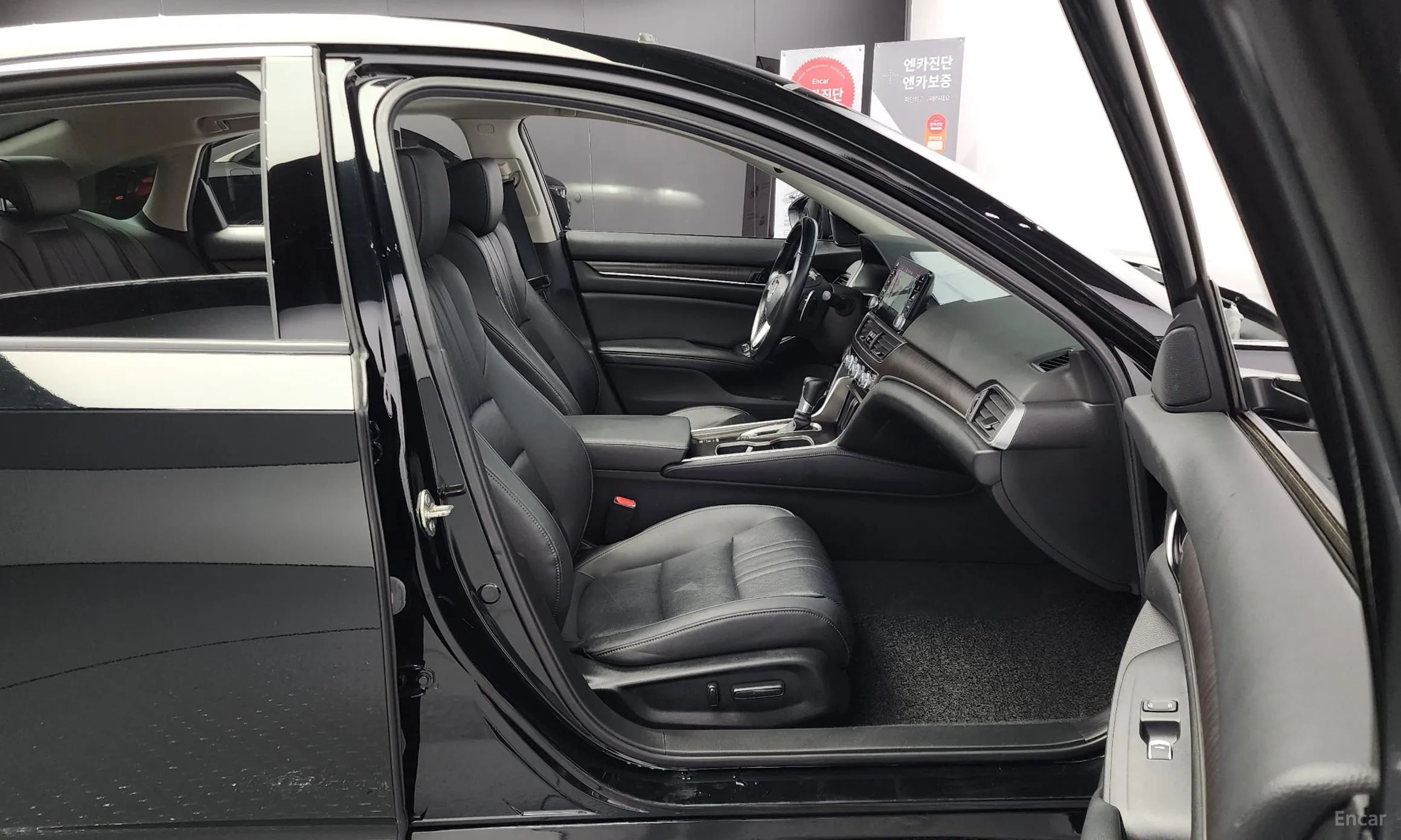 Honda Accord 10th Generation превью 10
