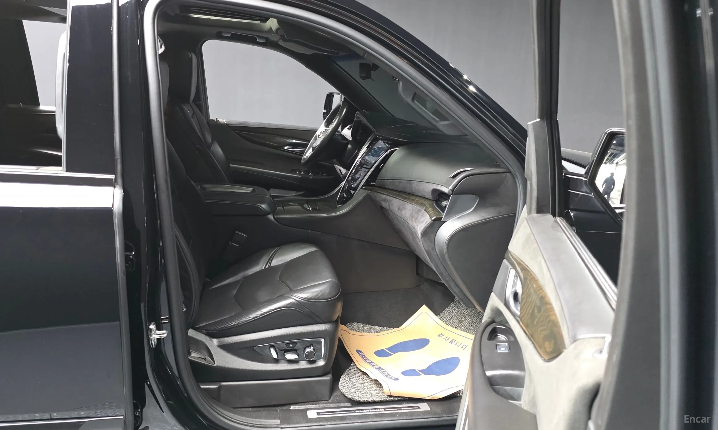 Cadillac Escalade превью 11