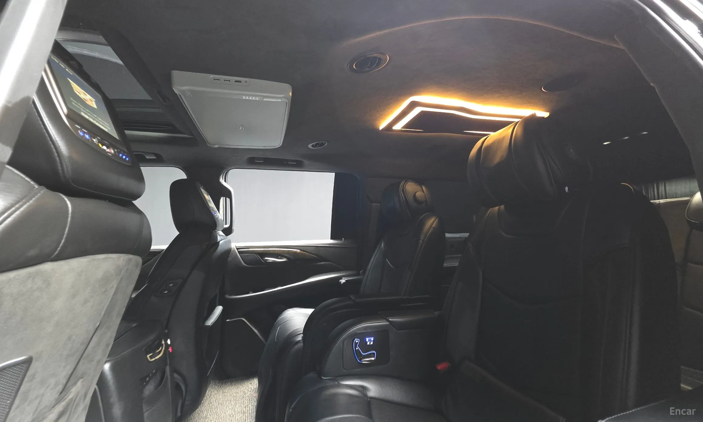 Cadillac Escalade превью 18