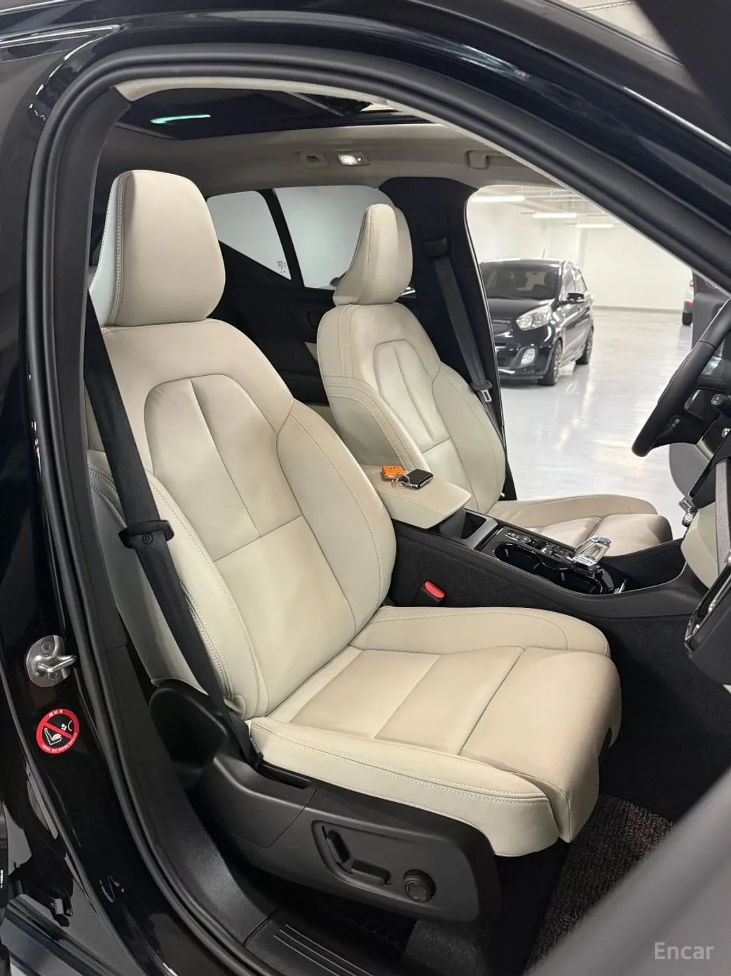 Volvo XC40 превью 10
