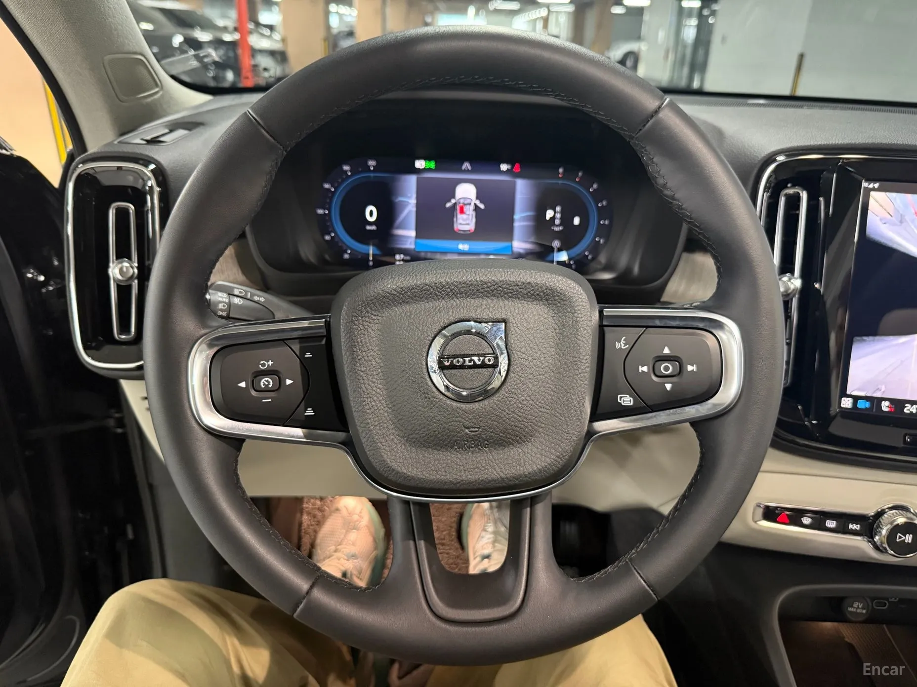Volvo XC40 превью 18