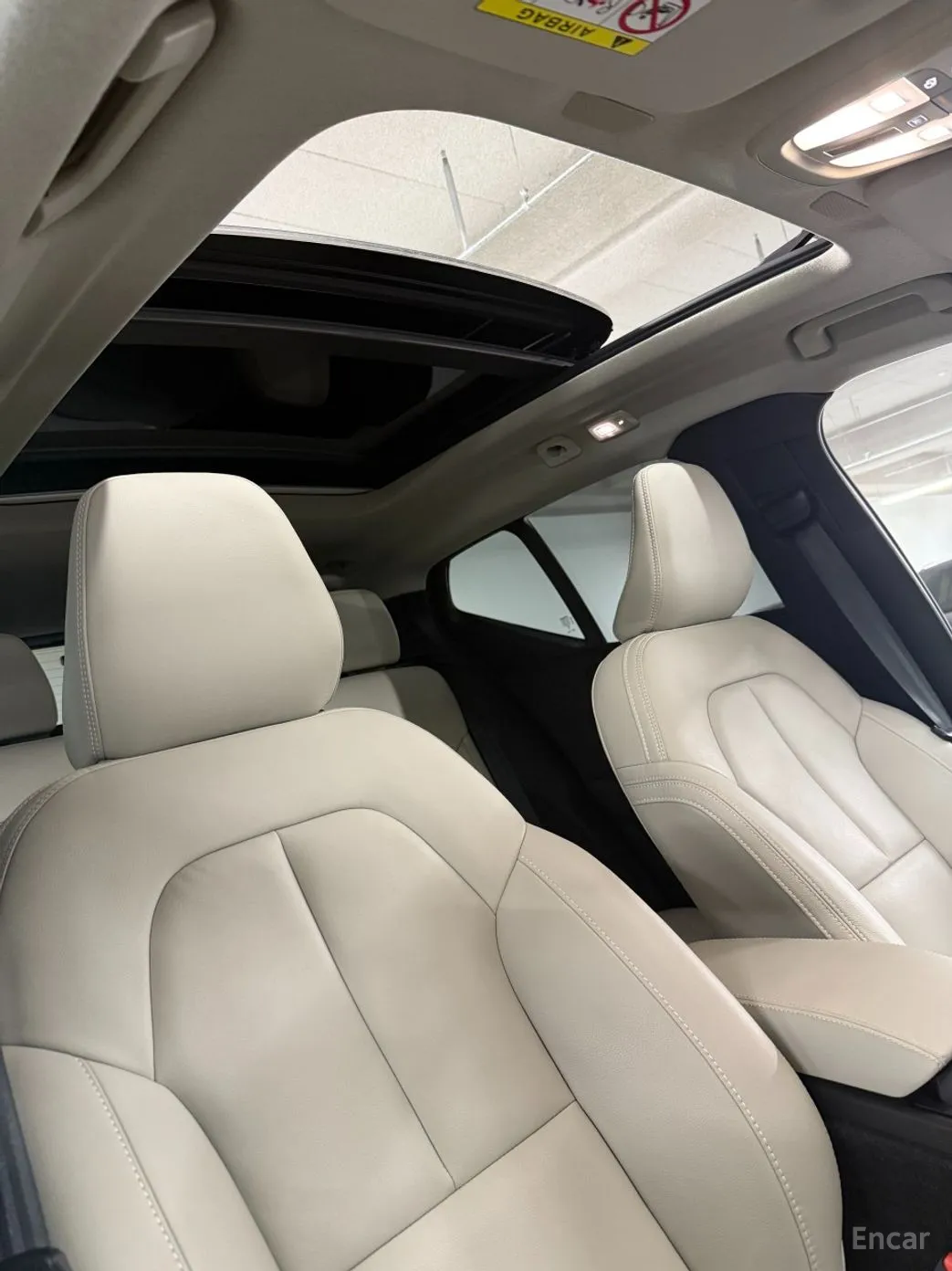Volvo XC40 превью 19