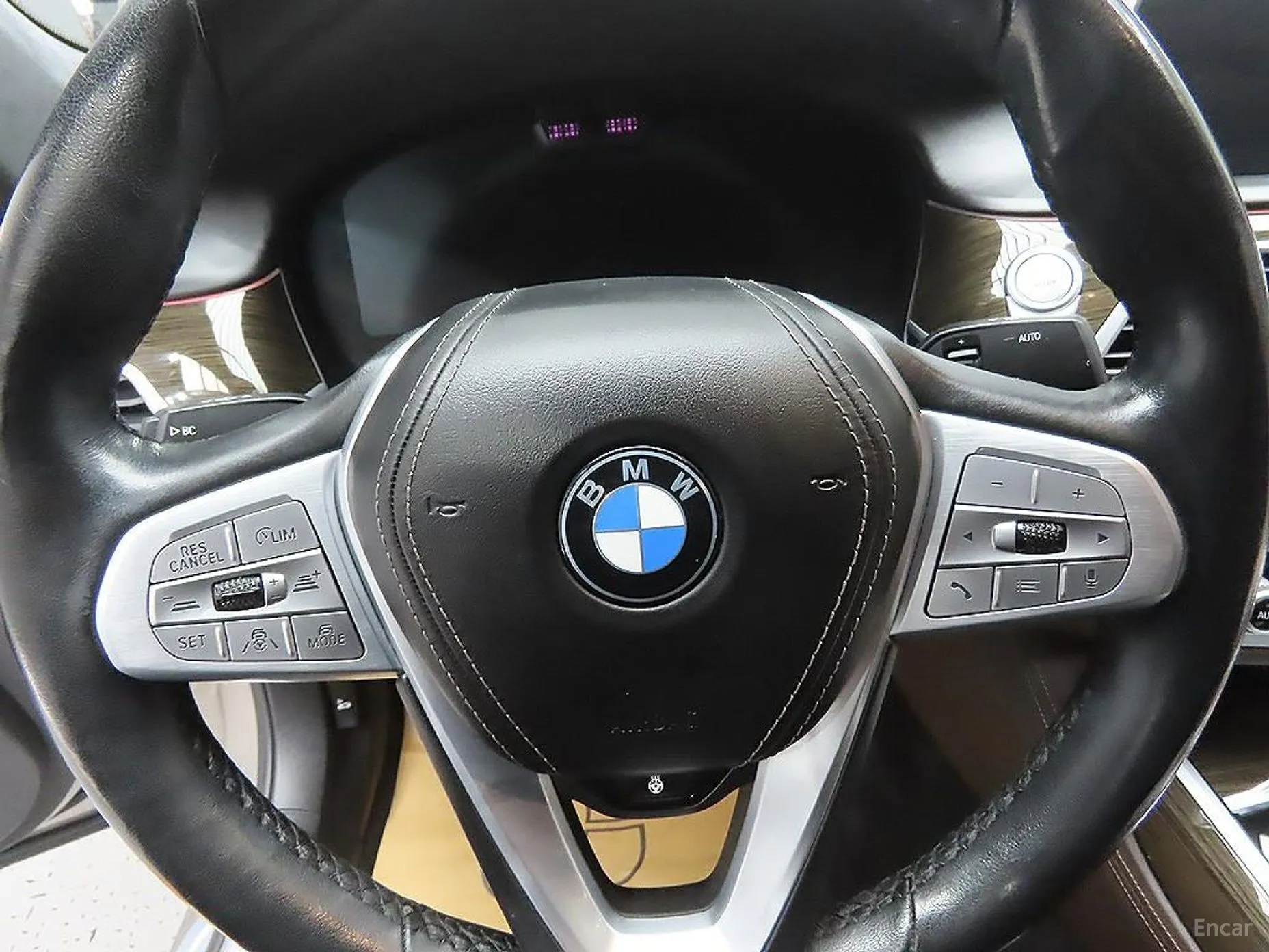 BMW 7 Series (G11) превью 12