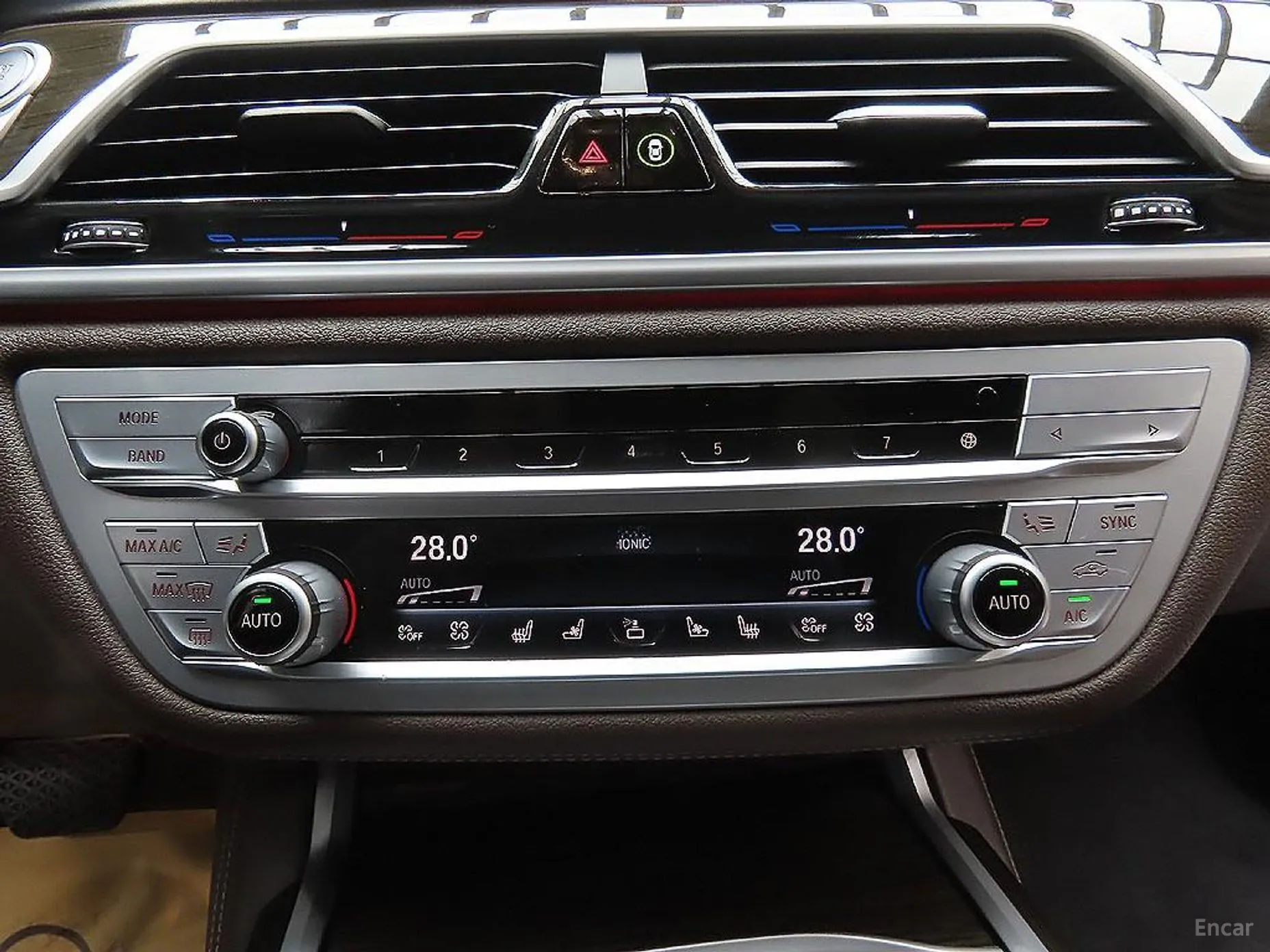 BMW 7 Series (G11) превью 14
