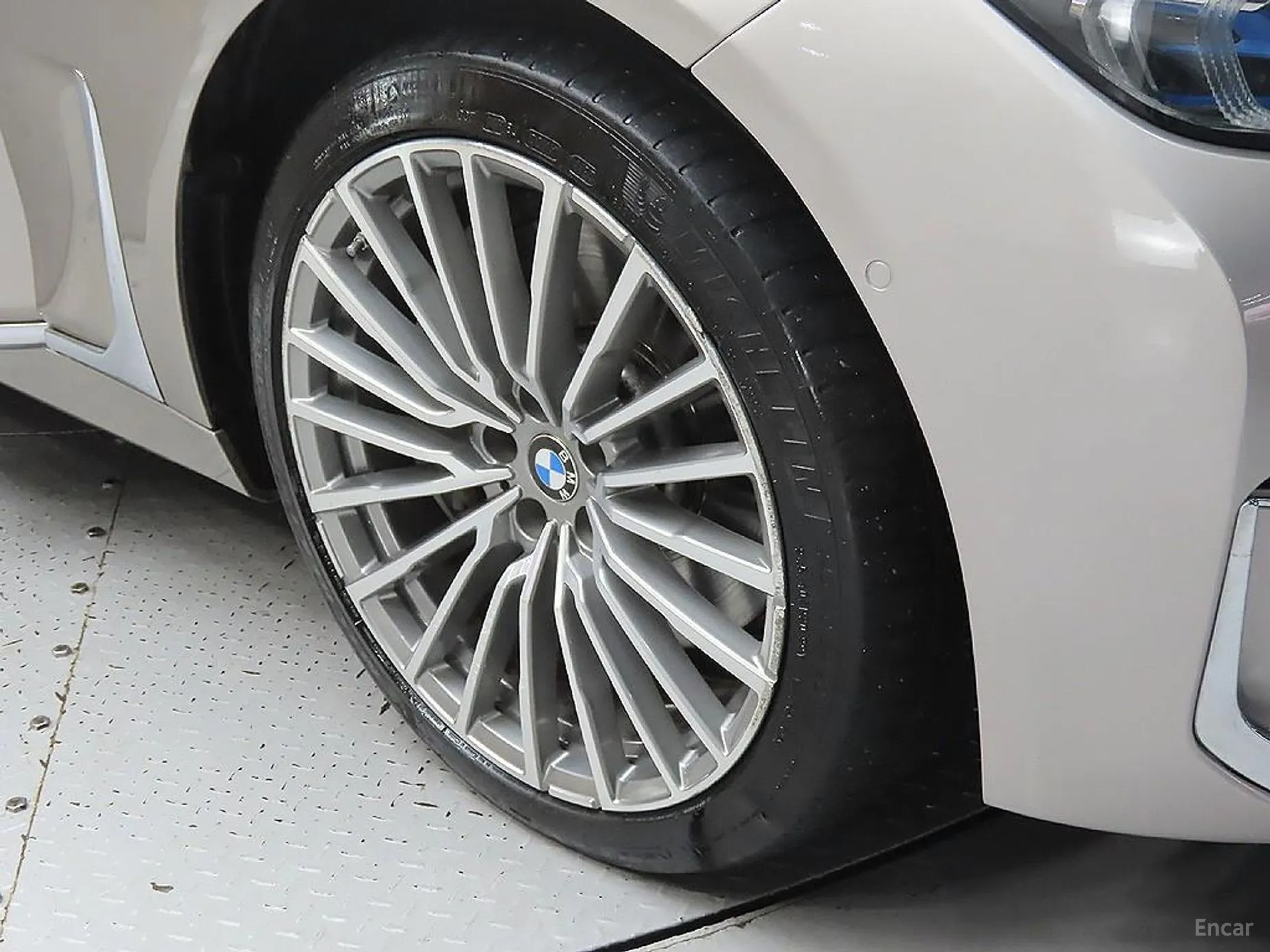 BMW 7 Series (G11) превью 5