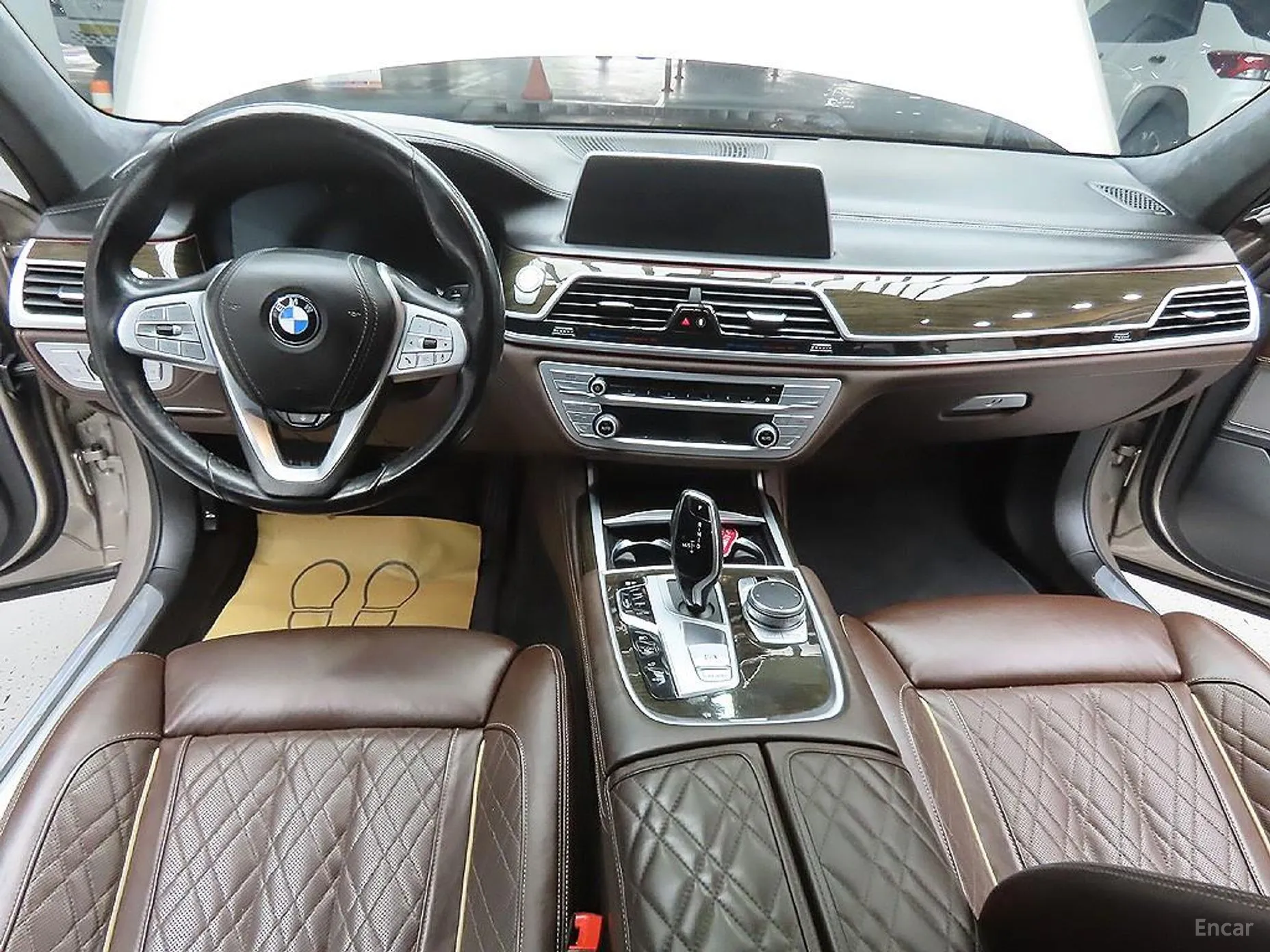 BMW 7 Series (G11) превью 9