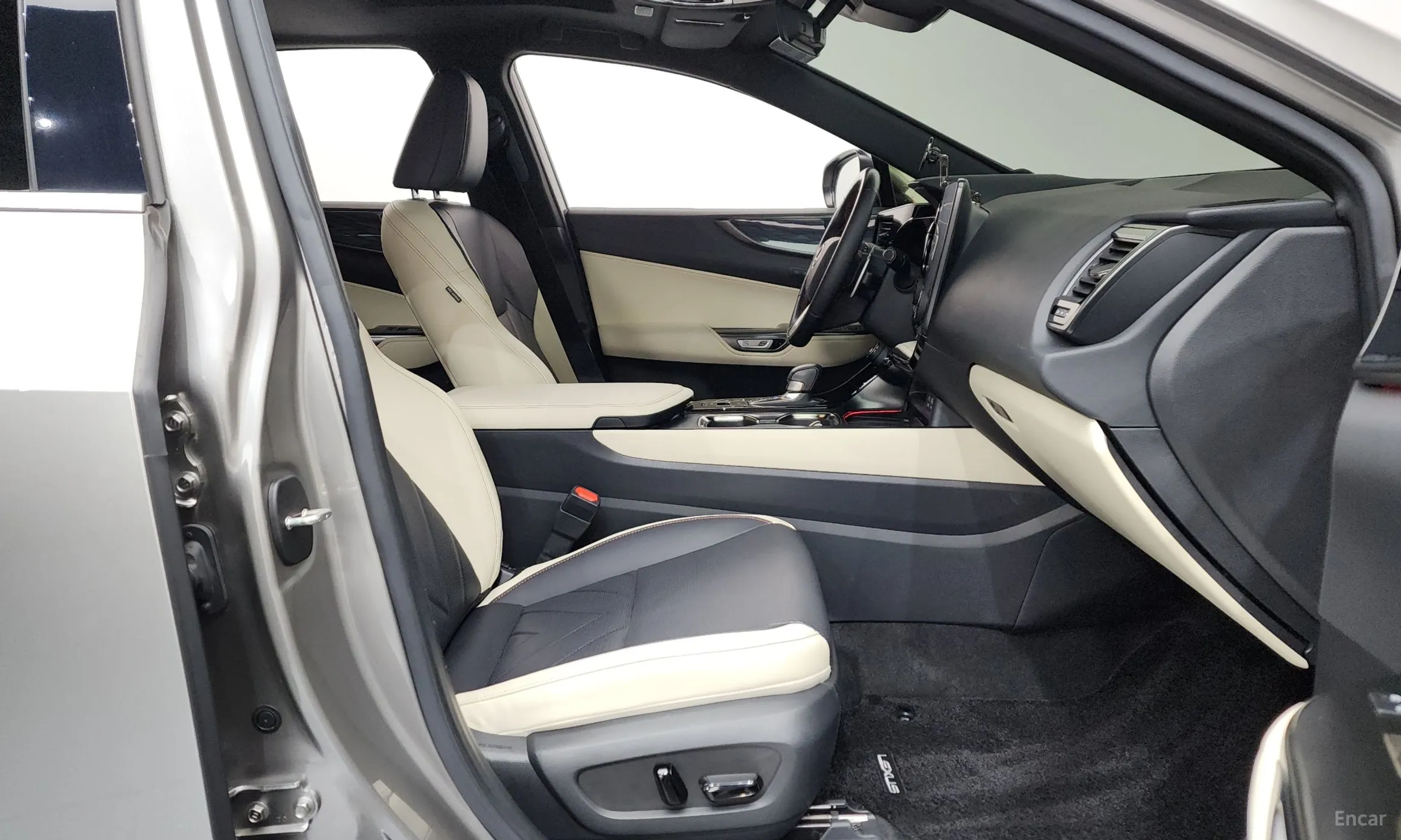 Lexus NX350h Gen 2 превью 11