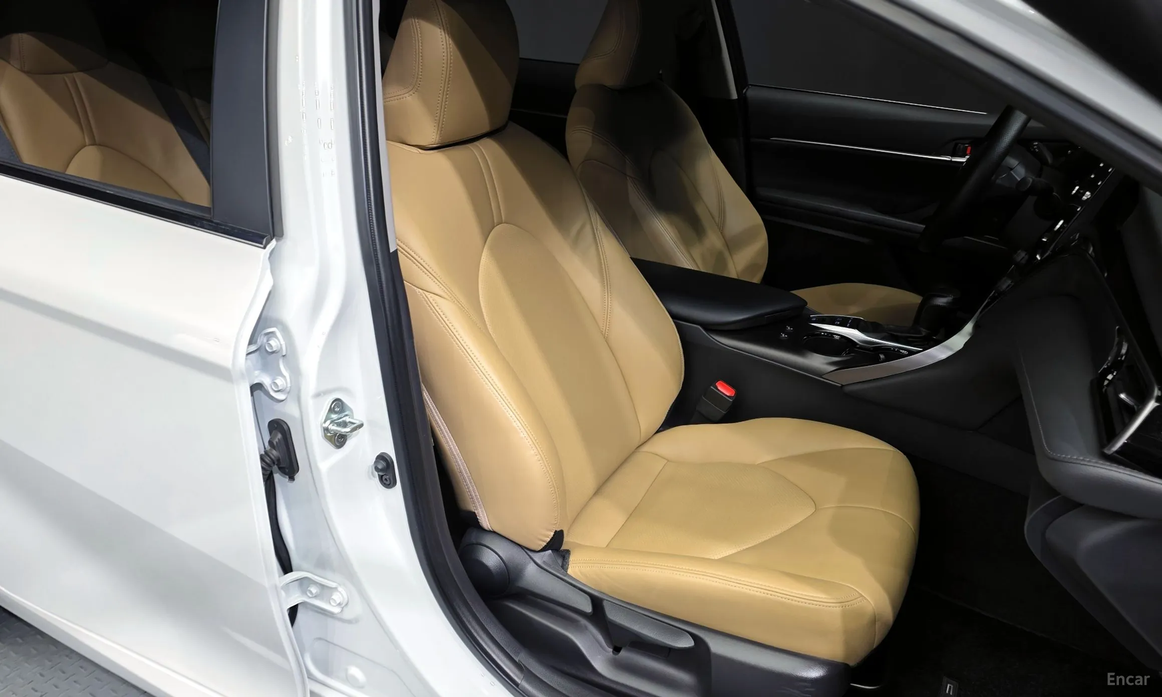 Toyota Camry (XV70) превью 12