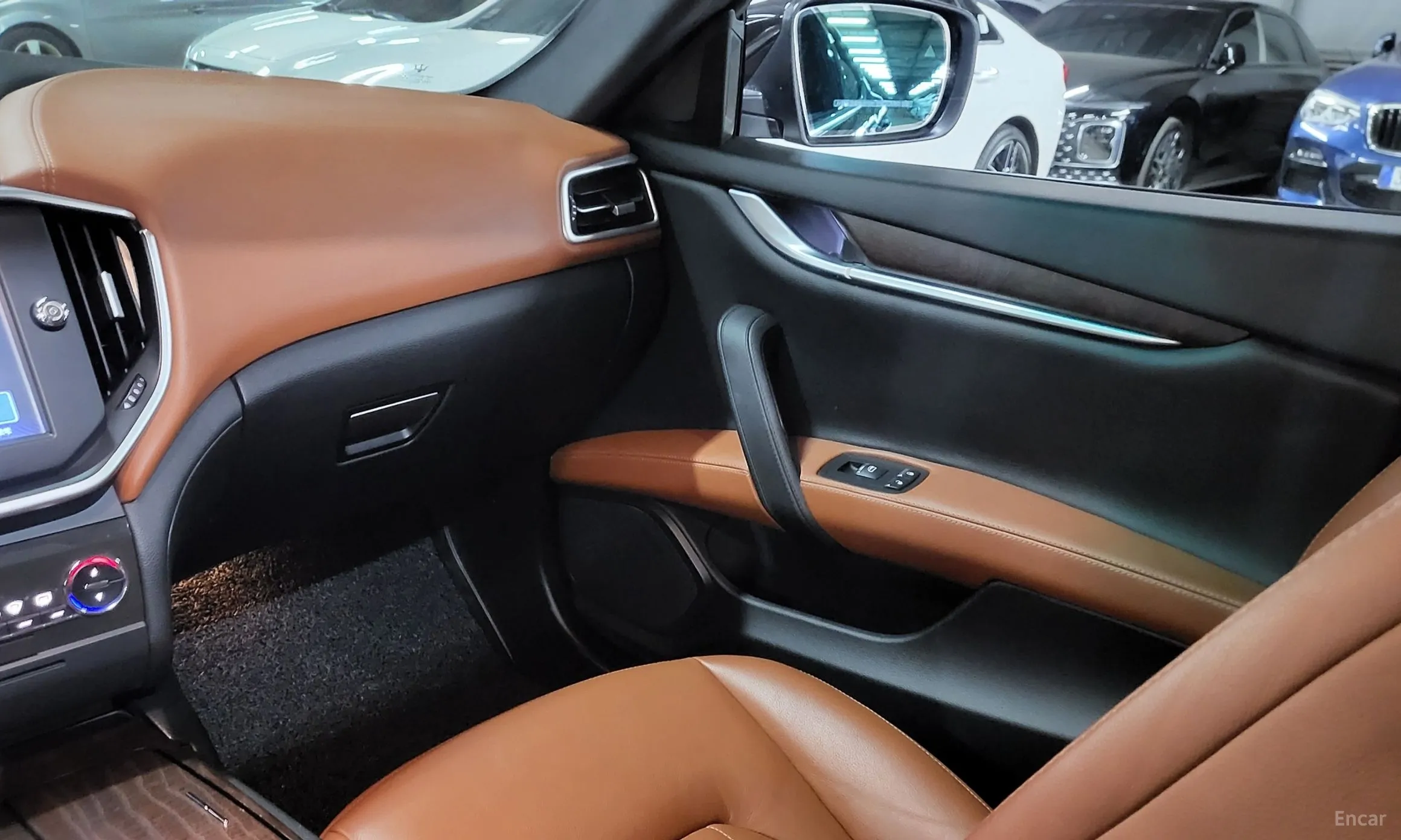 Maserati Ghibli превью 12