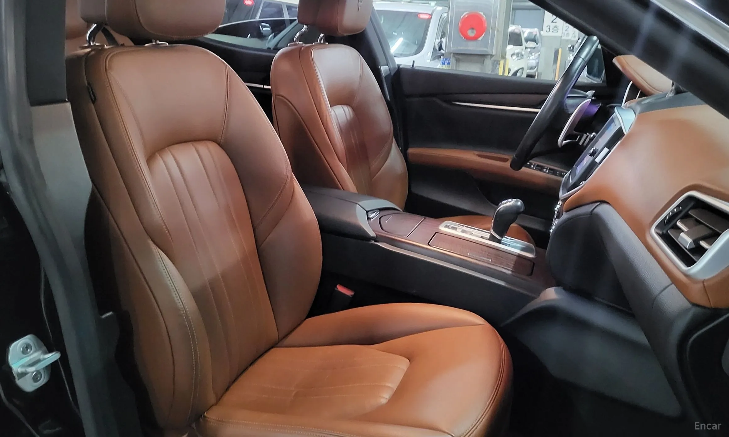 Maserati Ghibli превью 14