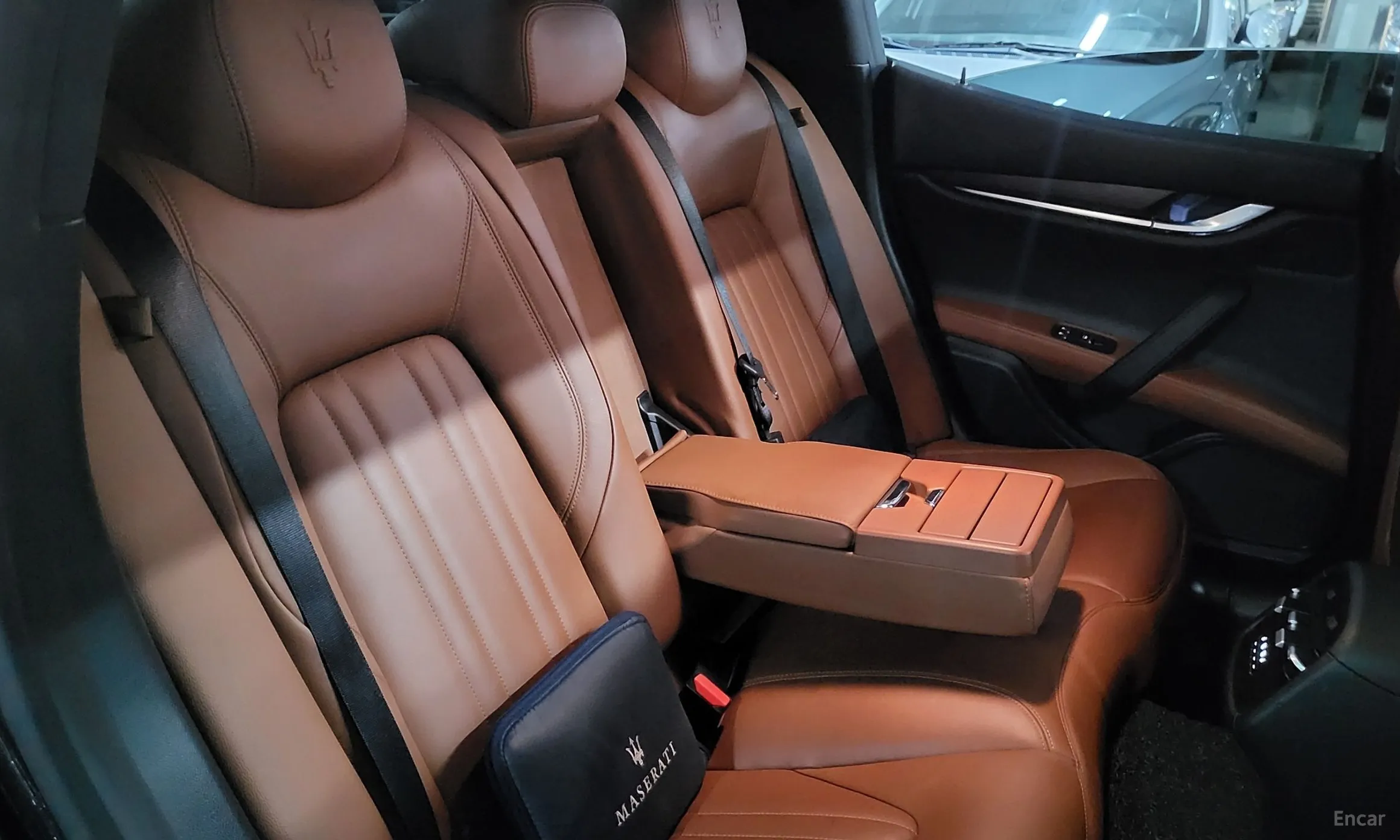 Maserati Ghibli превью 15