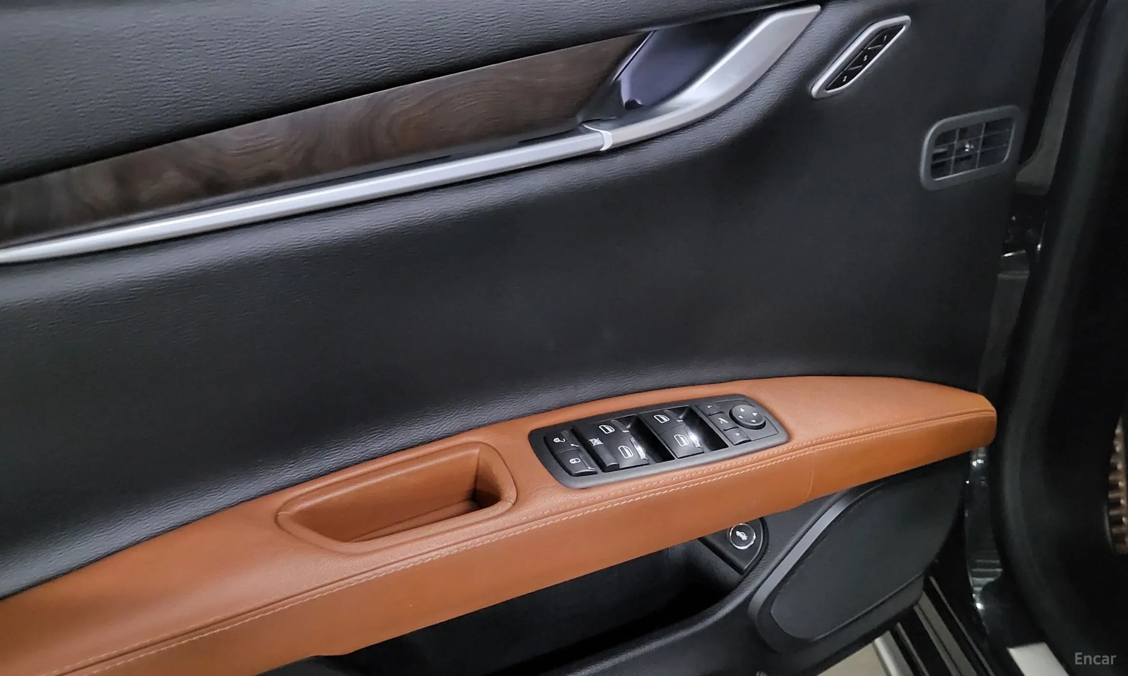 Maserati Ghibli превью 16