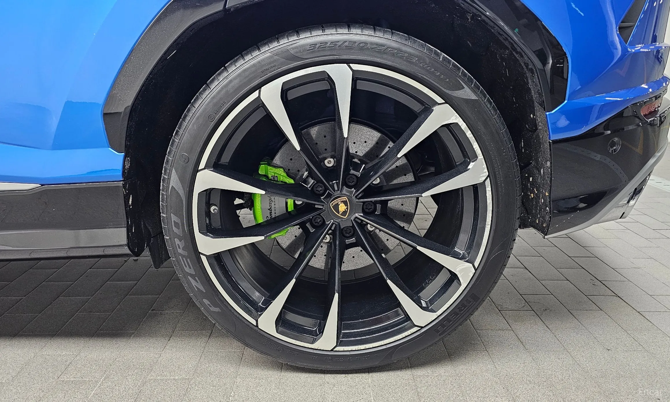 Lamborghini Urus превью 5