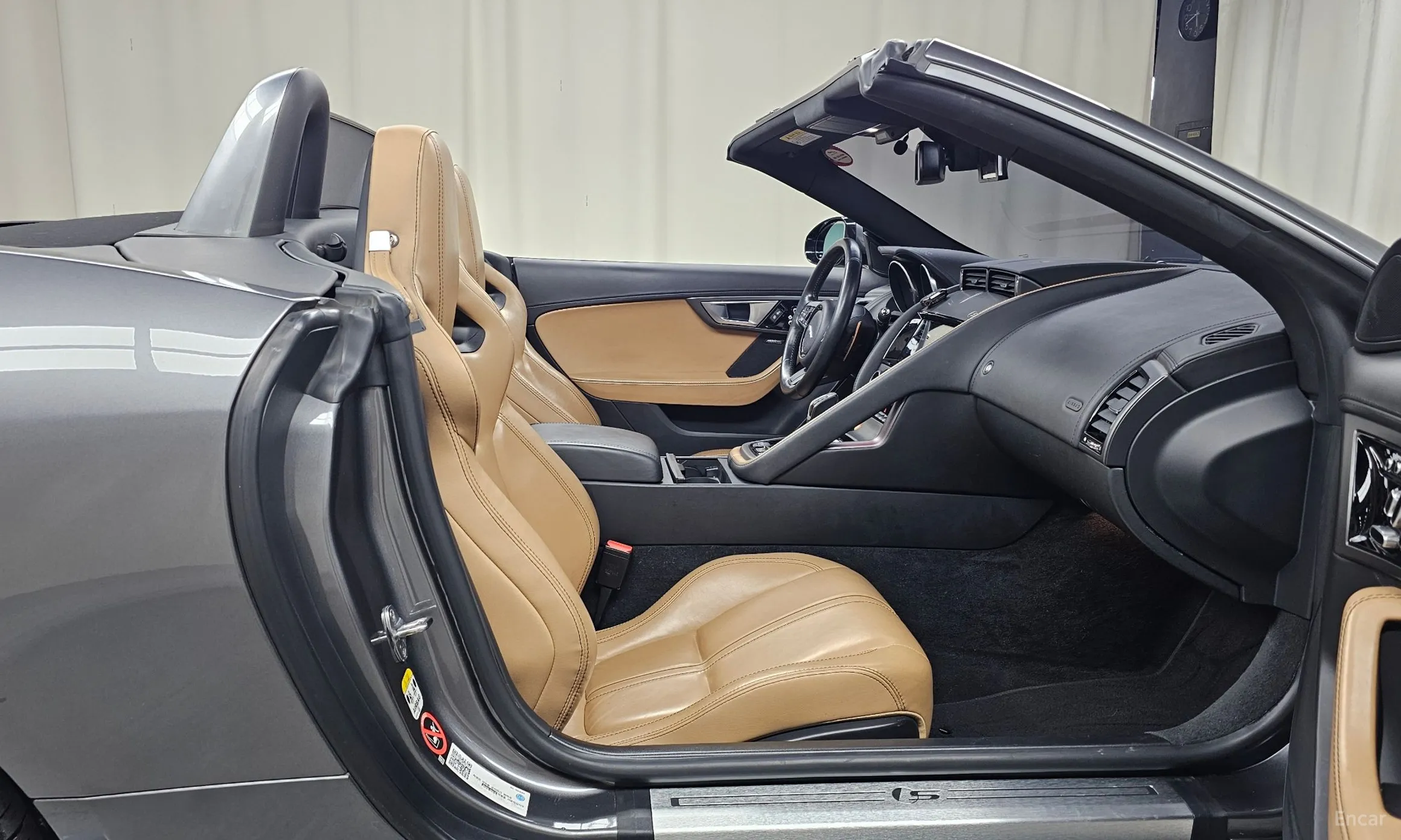 Jaguar F-TYPE превью 11