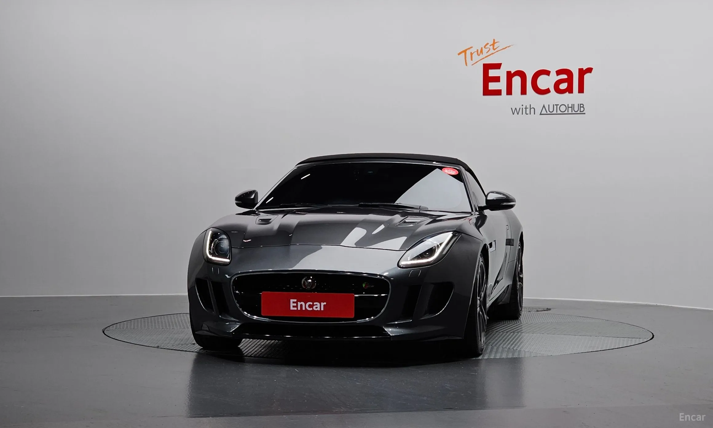 Jaguar F-TYPE превью 3